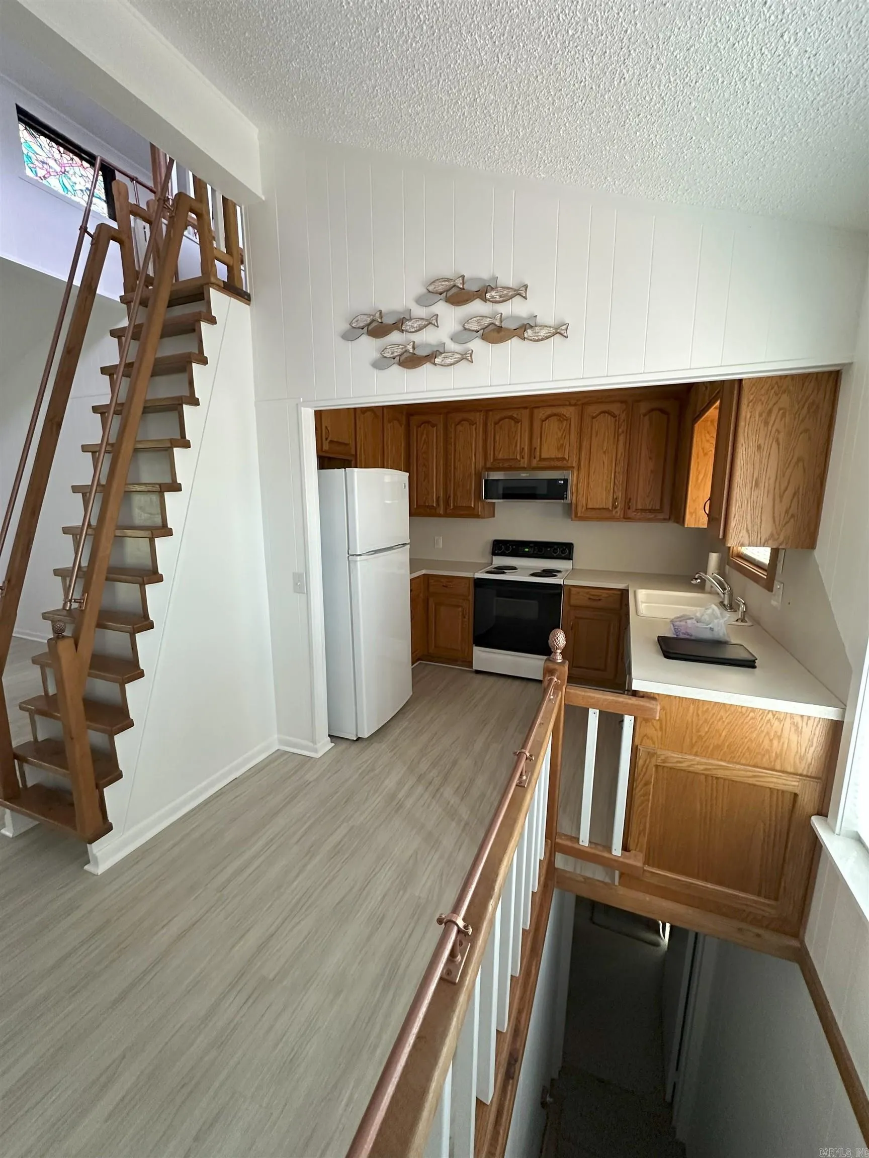 Property at 900  Davidson - Image 4