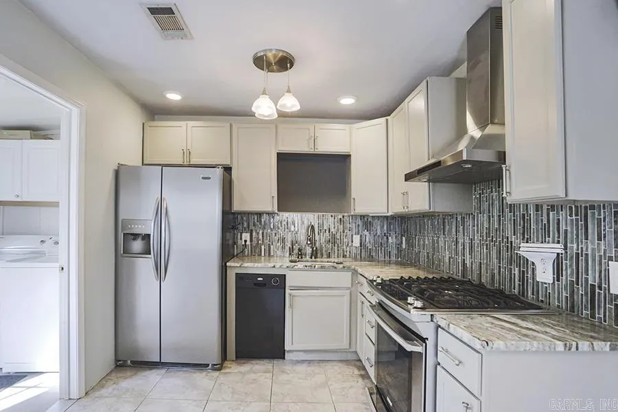 Property at 3609  Lilac - Image 5