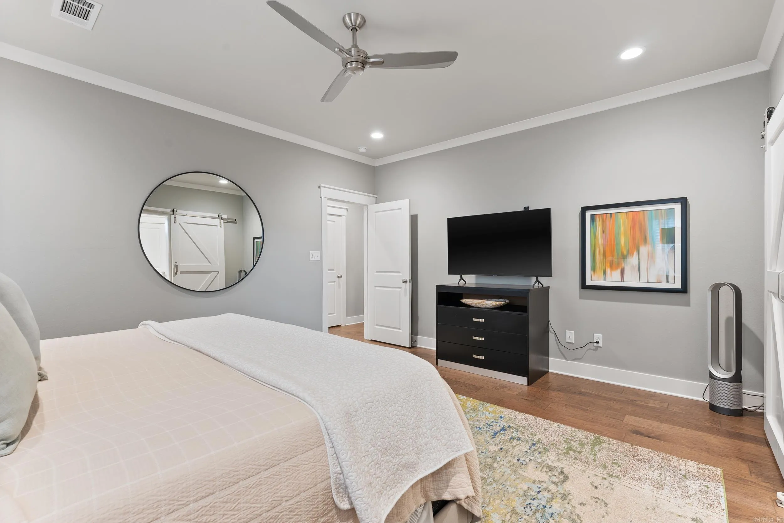 Property at 2690  Overcup - Image 20