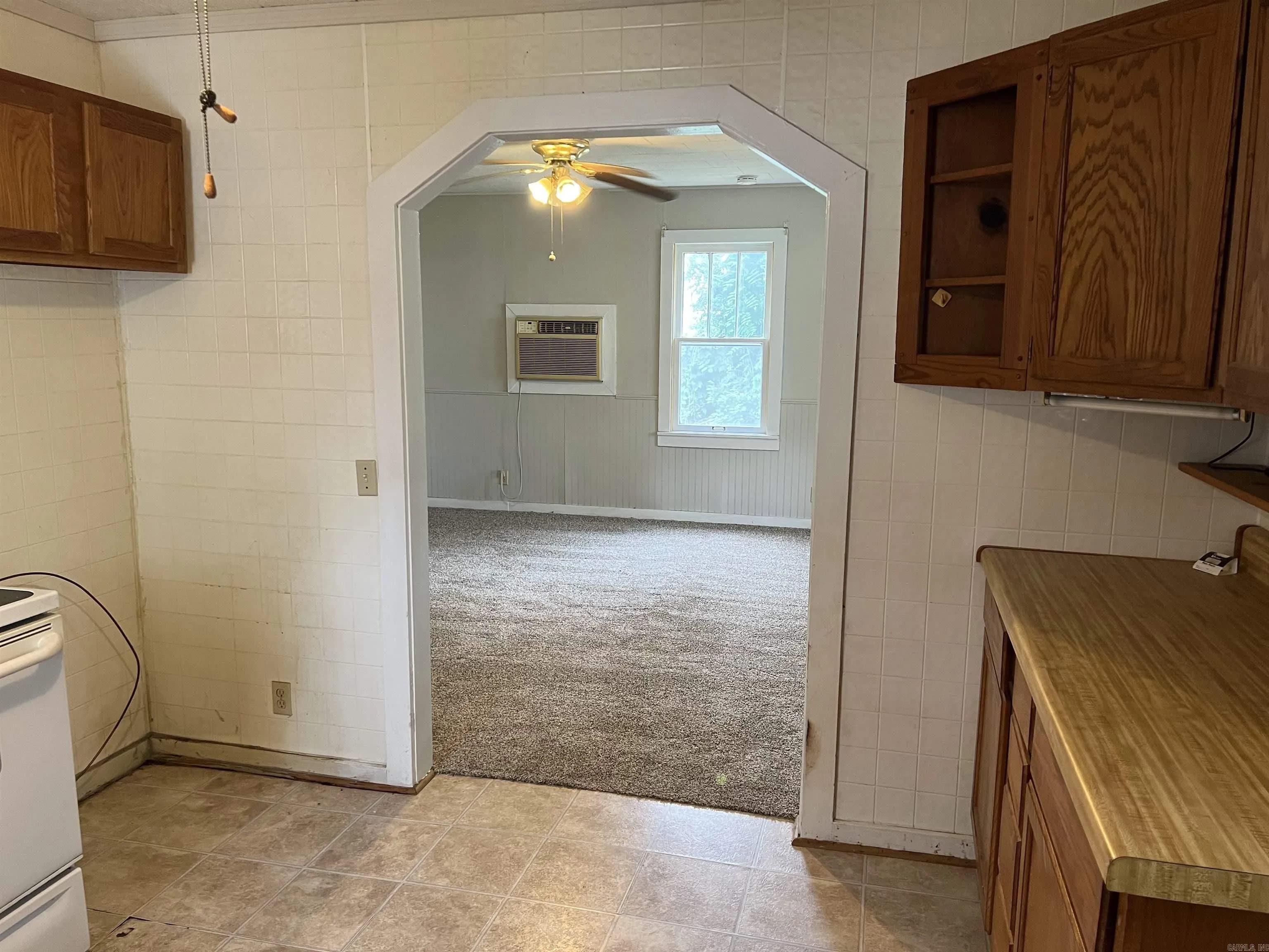 Property at 418 N Robinson - Image 7