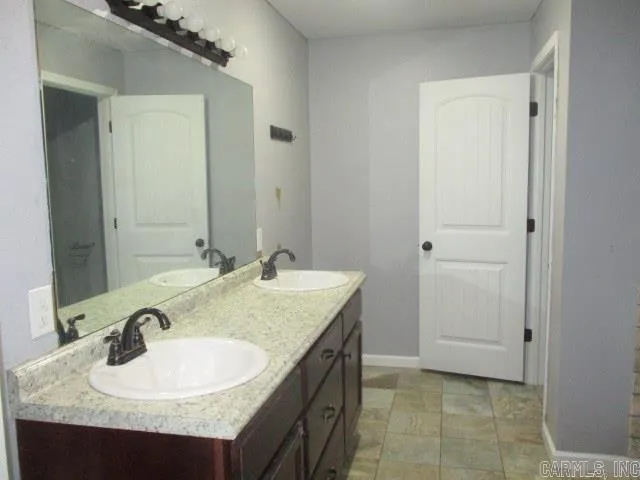 Property at 5009 S 27th street - Image 11