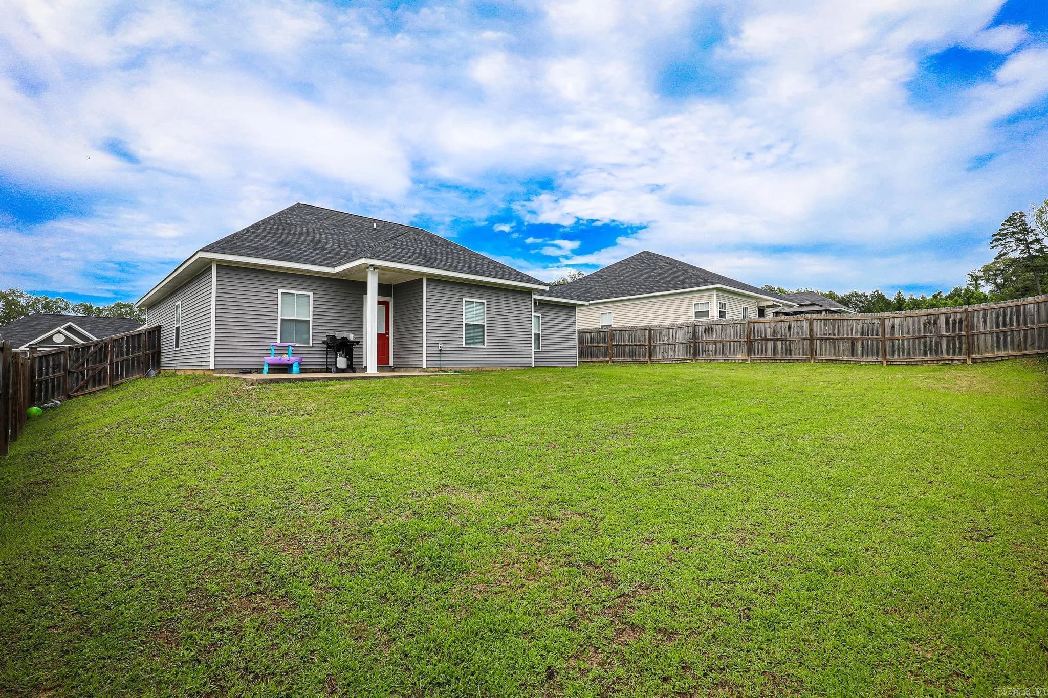 Property at 409  Carriage - Image 38