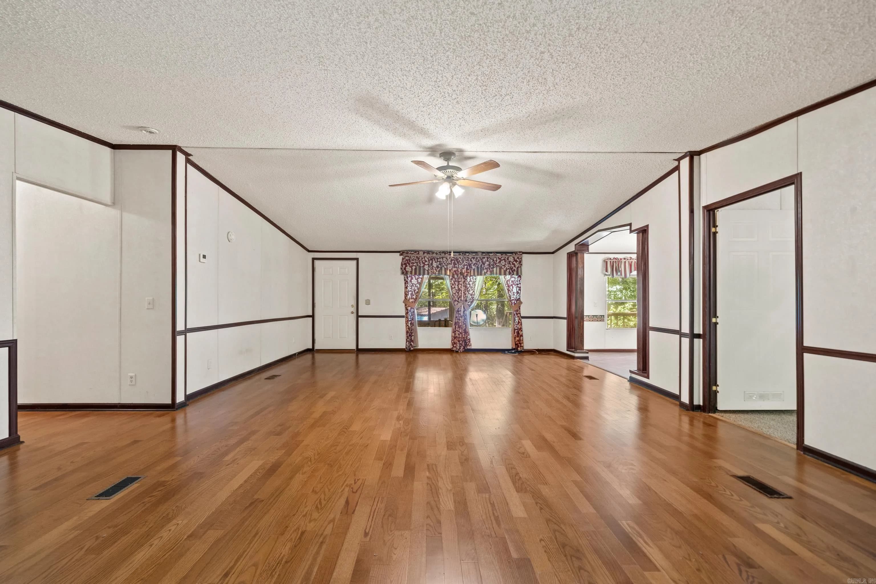 Property at 79  Labelle - Image 8