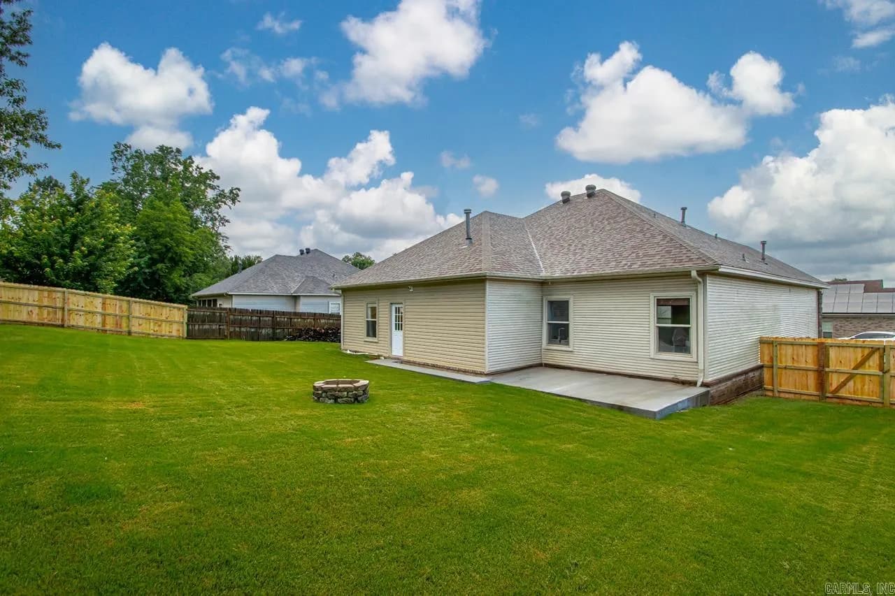 Property at 3906  Edgewater - Image 4
