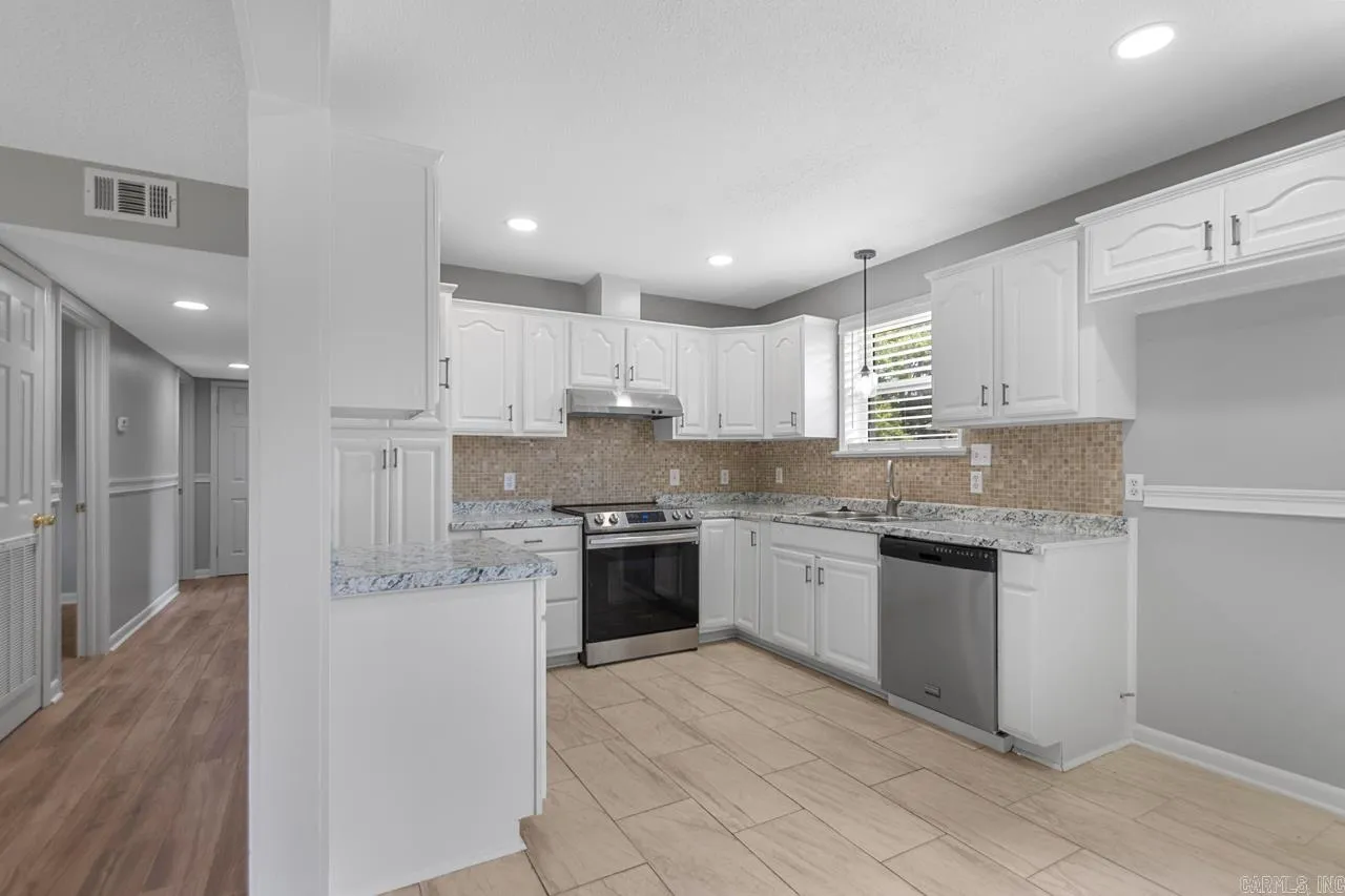 Property at 21  Allison - Image 8