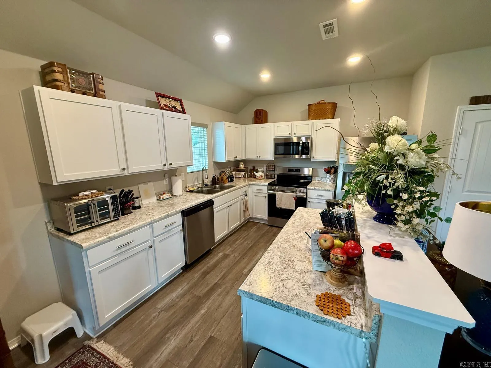 Property at 1211  Springvine - Image 16