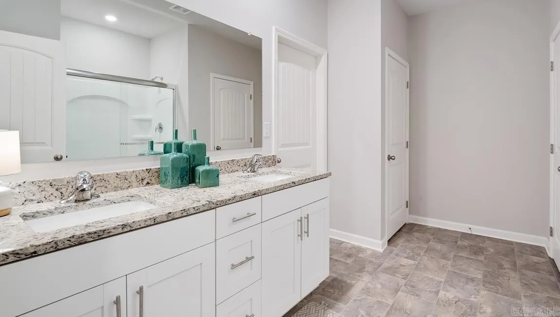 Property at 813  Jaxon - Image 11