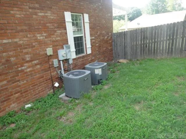 Property at 311  Live oak - Image 4