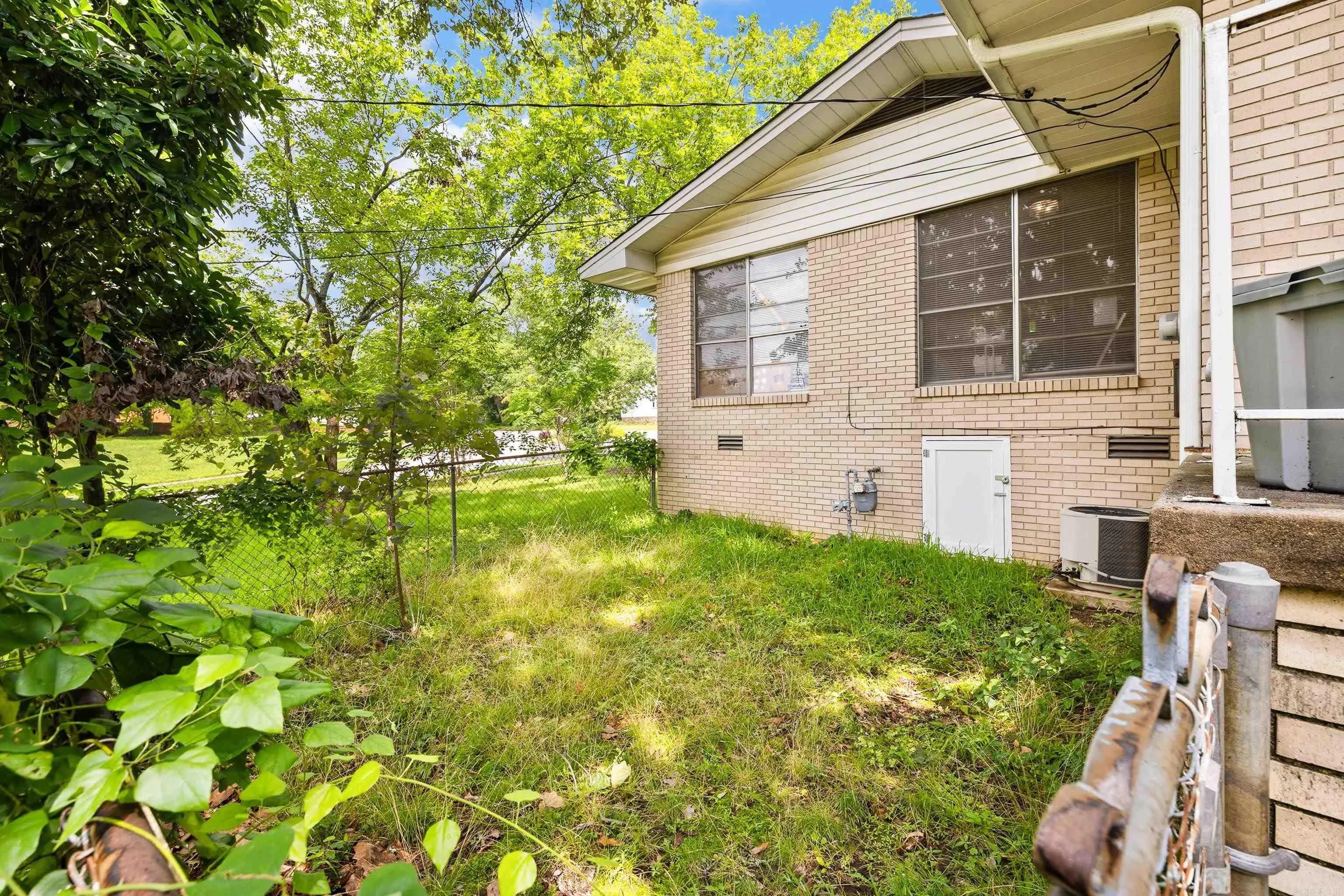Property at 100 E Scenic - Image 26