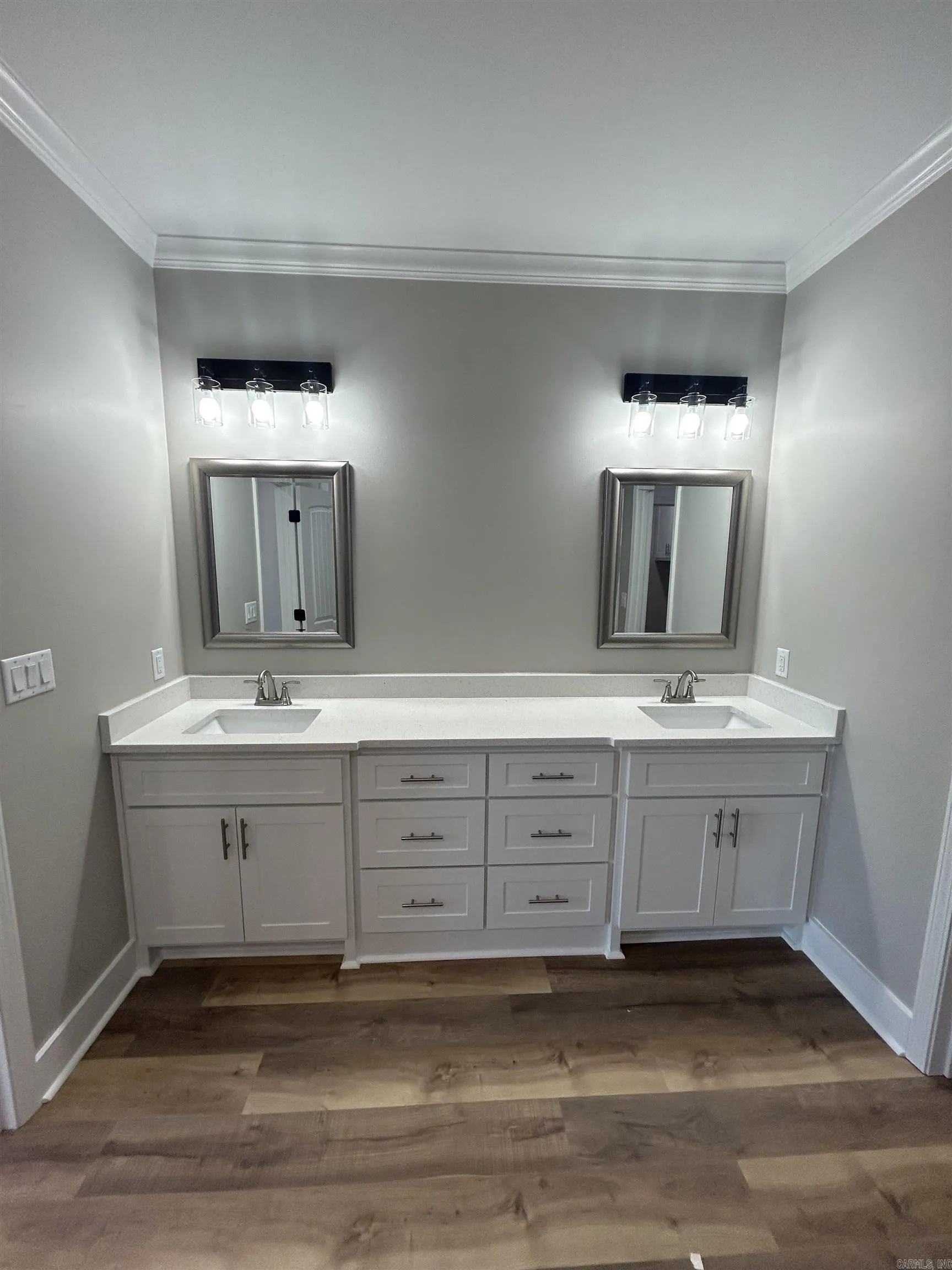 Property at 210  Diamondhead - Image 14