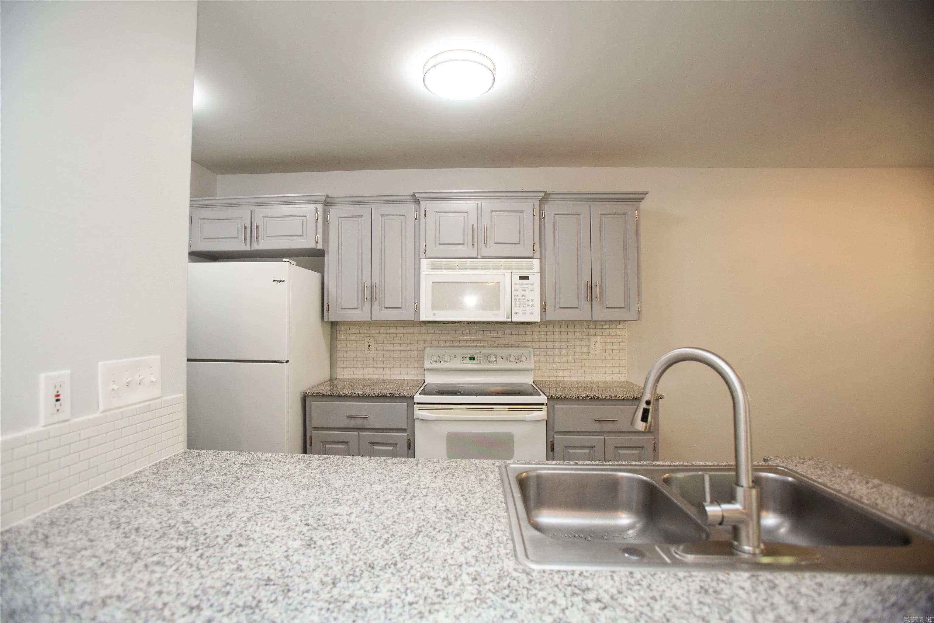 Property at 104  Cotton - Image 6