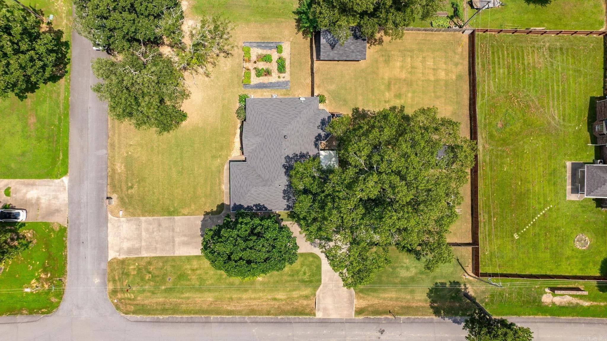 Property at 39  Sweetbriar lane - Image 10