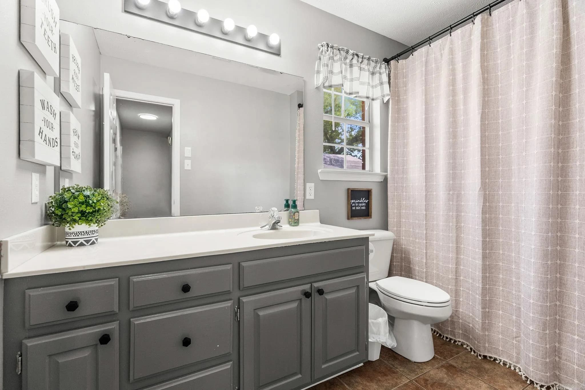 Property at 39  Sweetbriar lane - Image 35