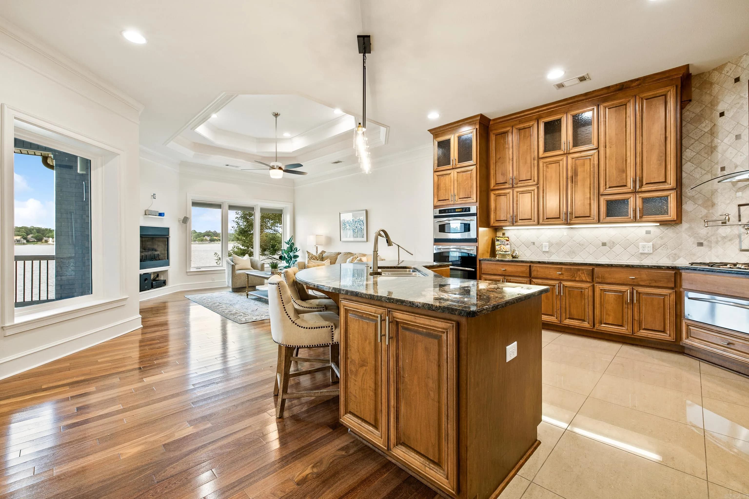 Property at 5918  Riviera - Image 11