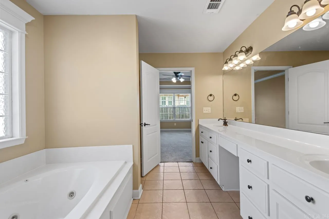 Property at 1609  White oak cir - Image 20