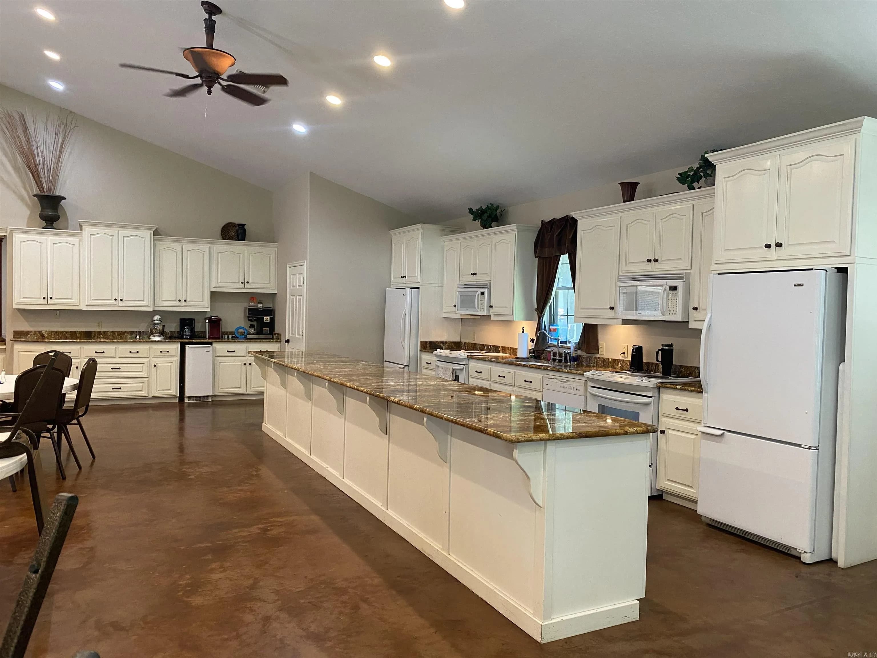 Property at 221 W Pierce st - Image 10