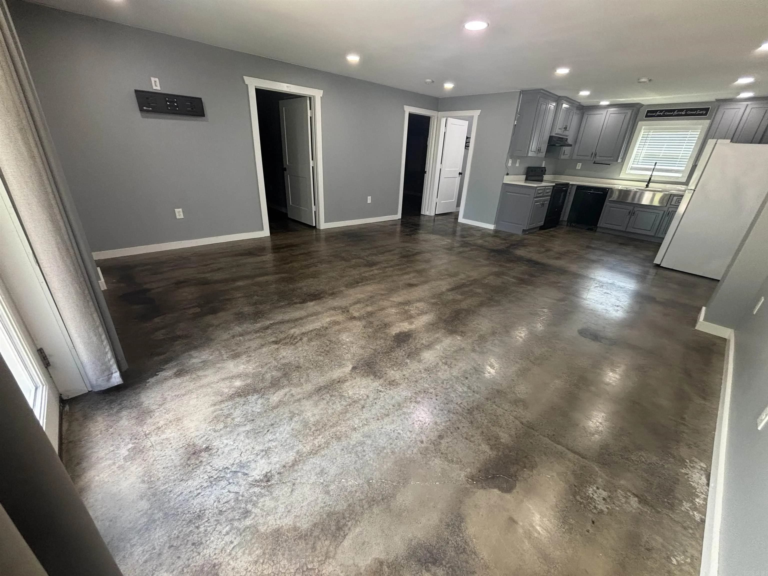 Property at 225  Donnie holt road - Image 4