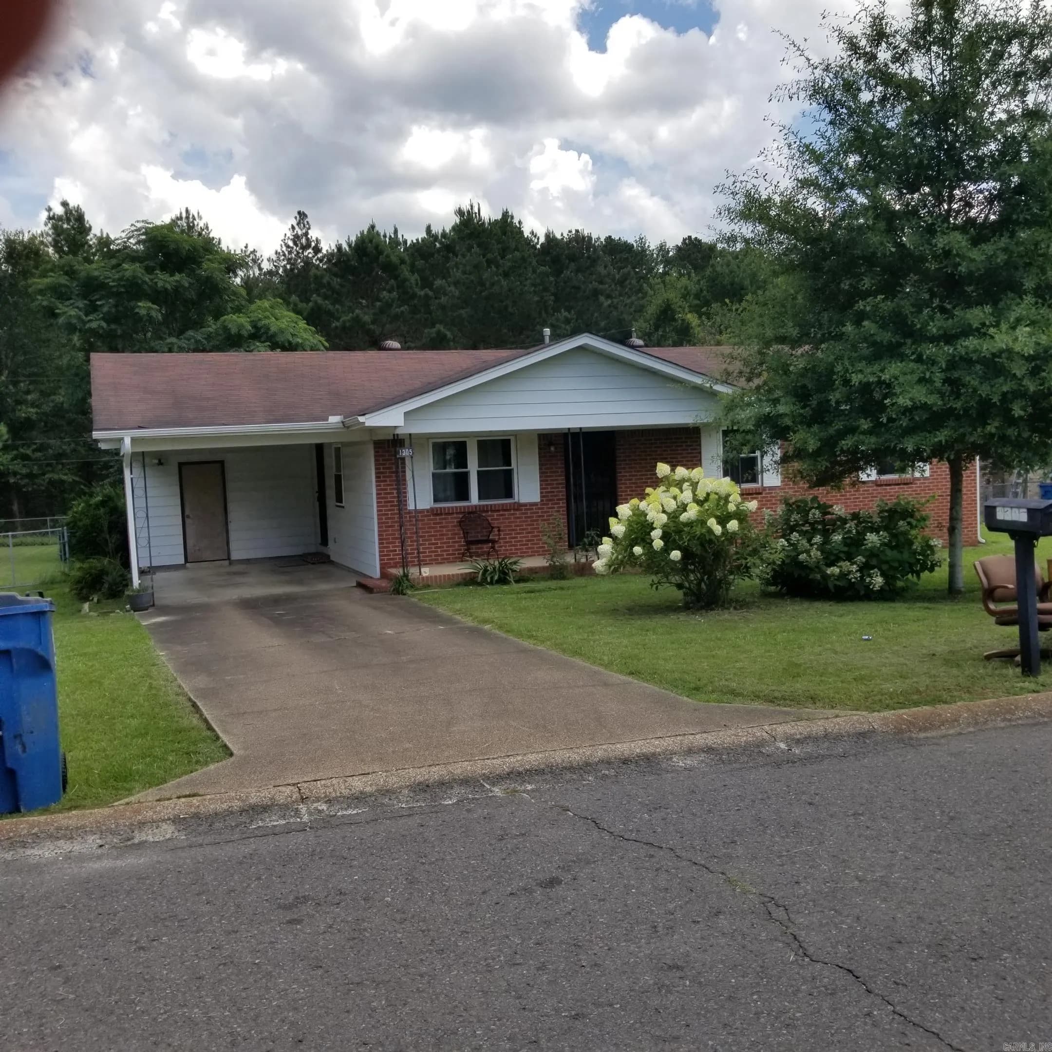 Property at 1305  Bayer st - Image 1