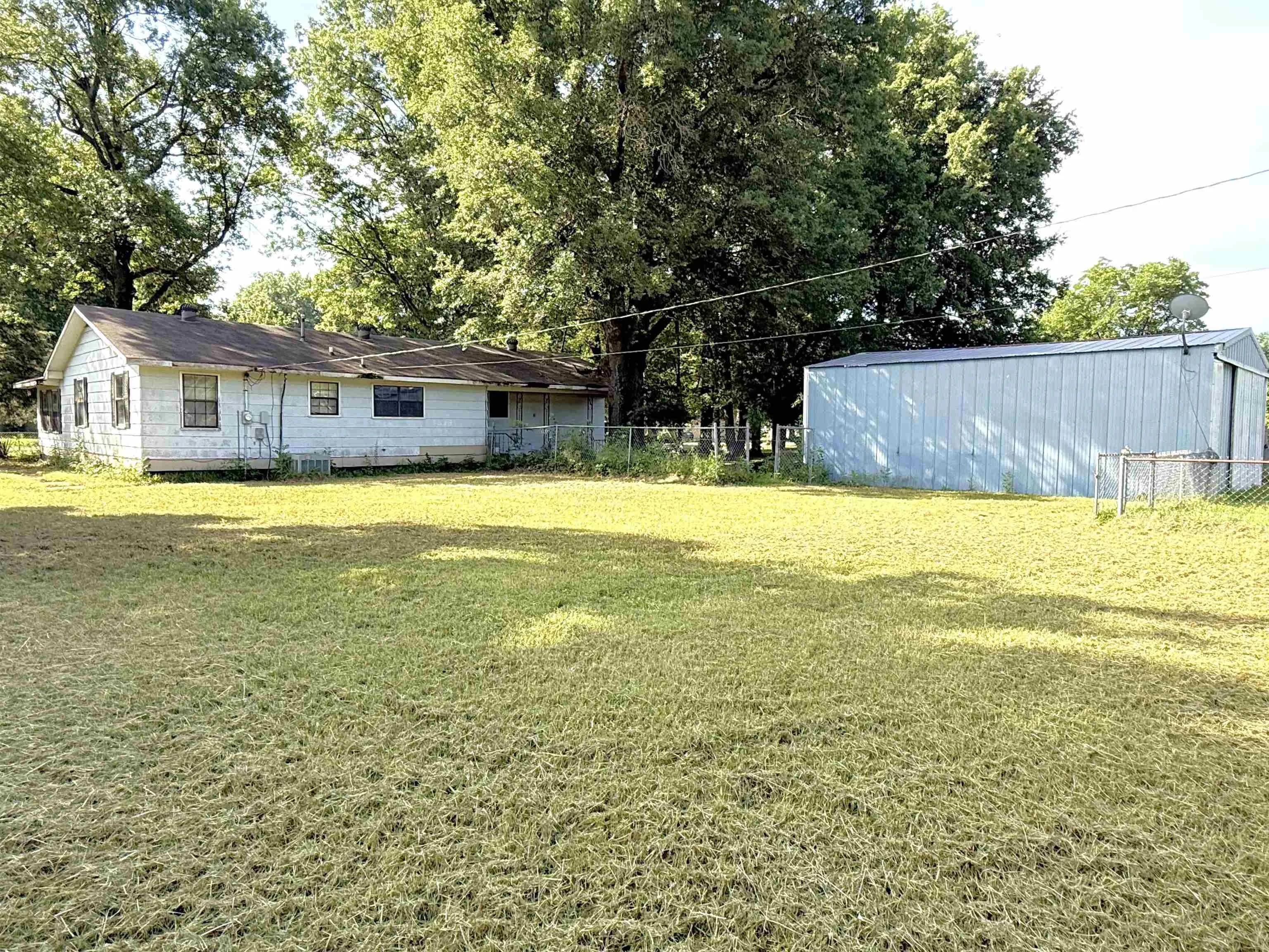 Property at 502 SE Miller - Image 13