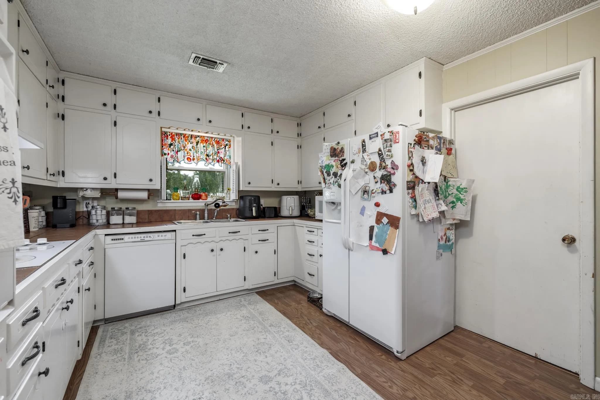Property at 357  Echols - Image 11