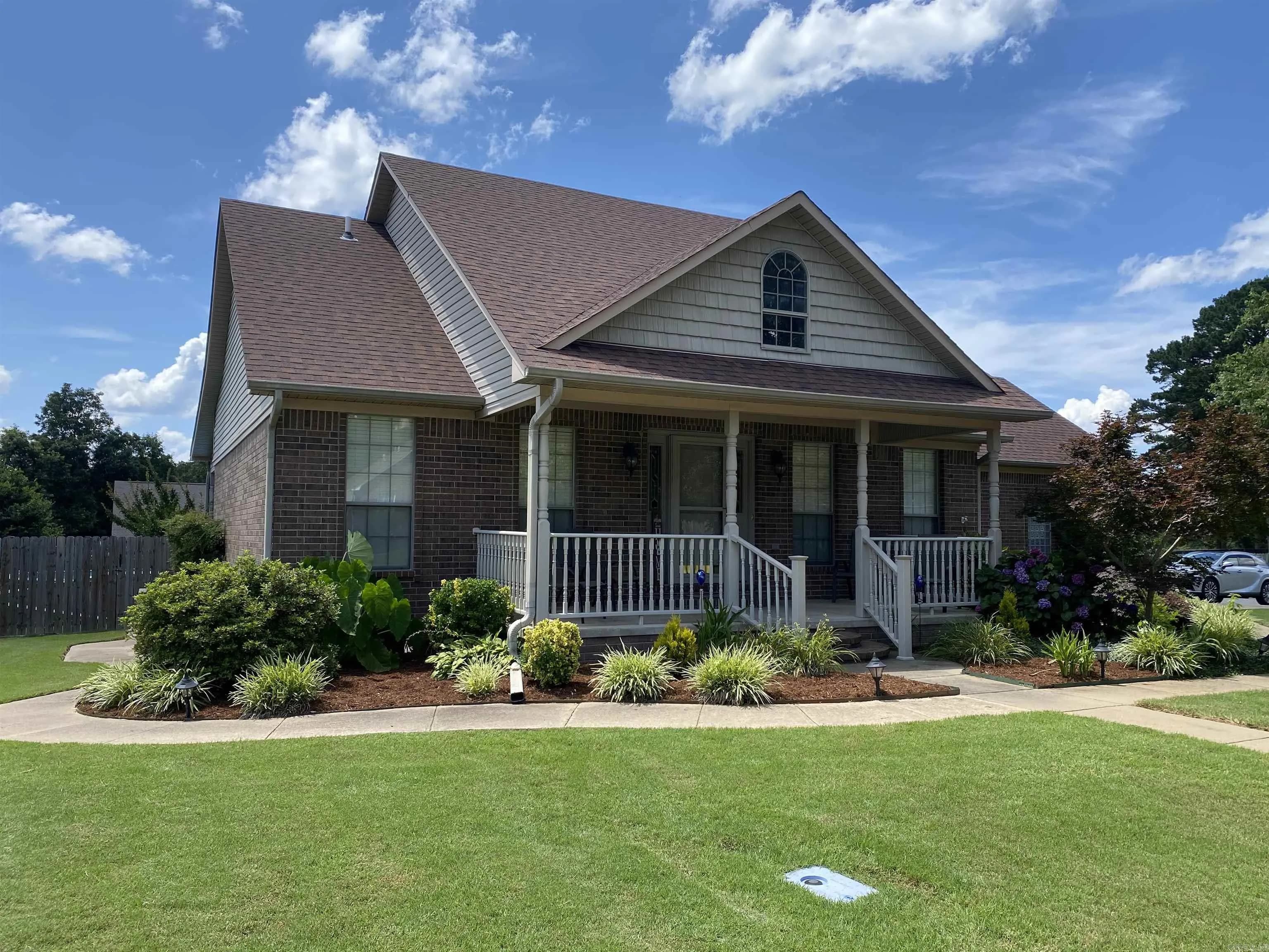 Property at 1410  Summer heights - Image 1