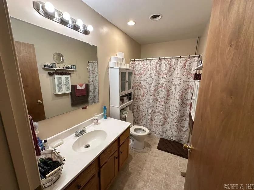 Property at 305 N Main - Image 10