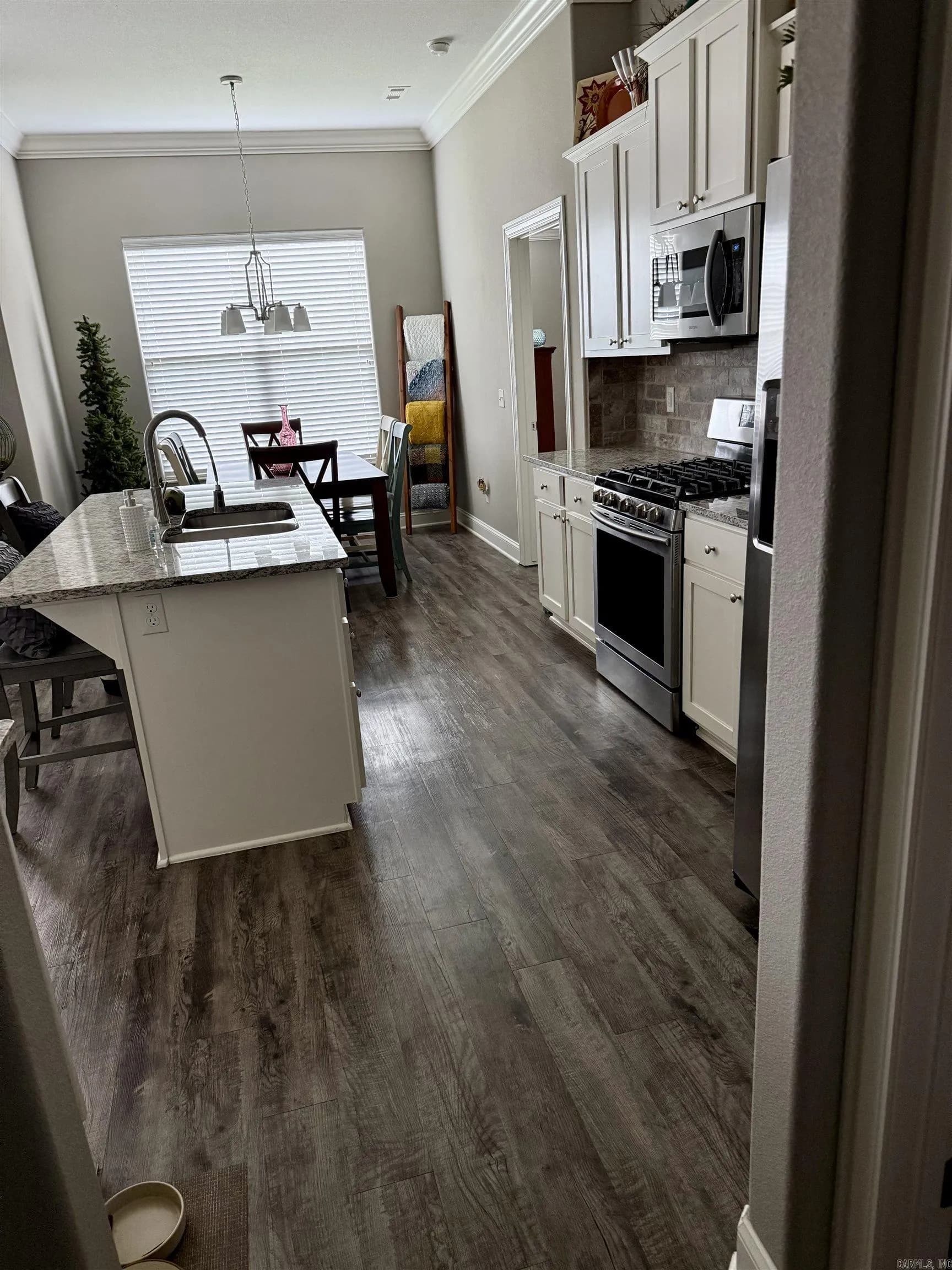 Property at 469  La riata st - Image 5