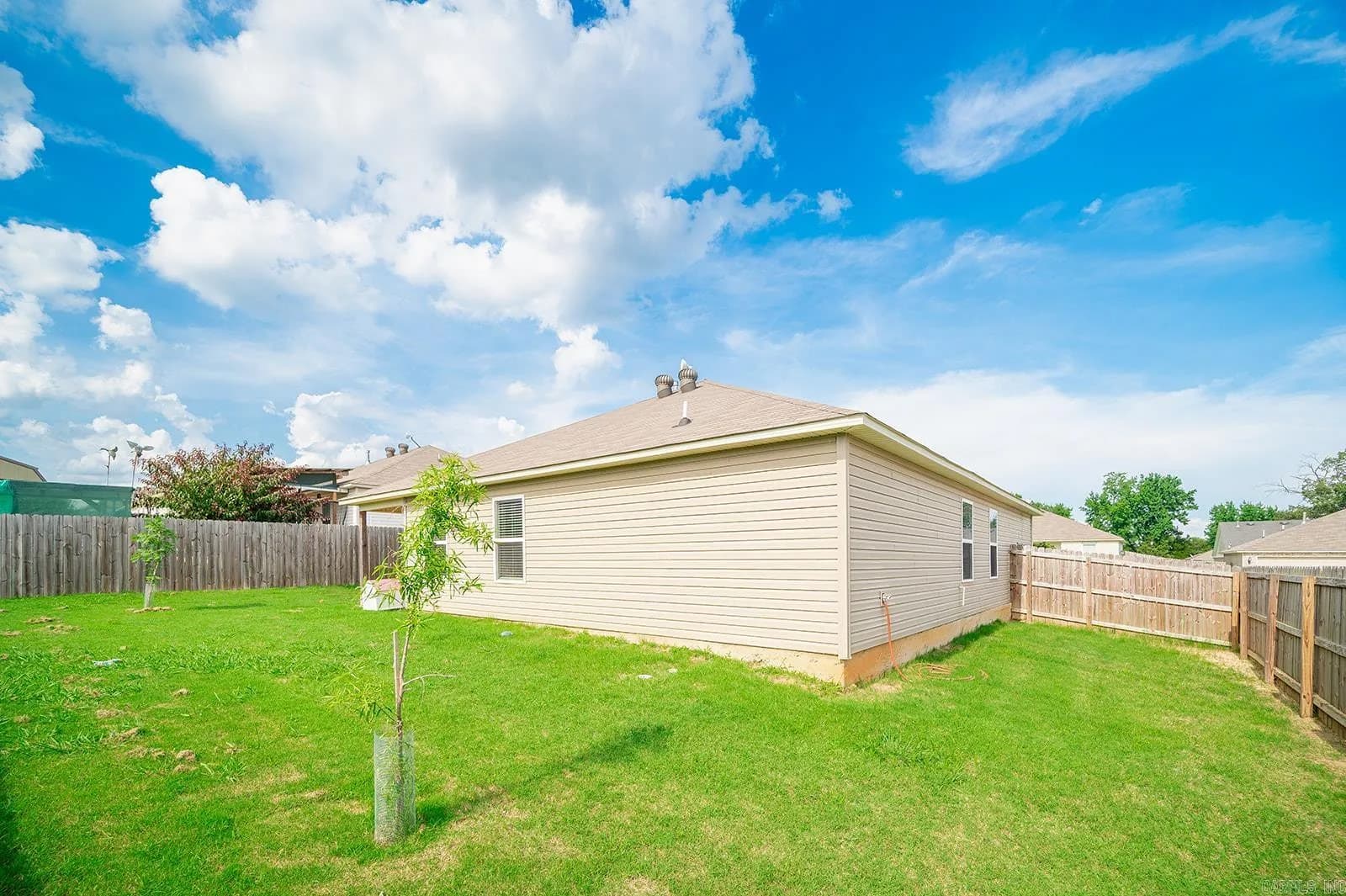Property at 109  Goldenrod - Image 4