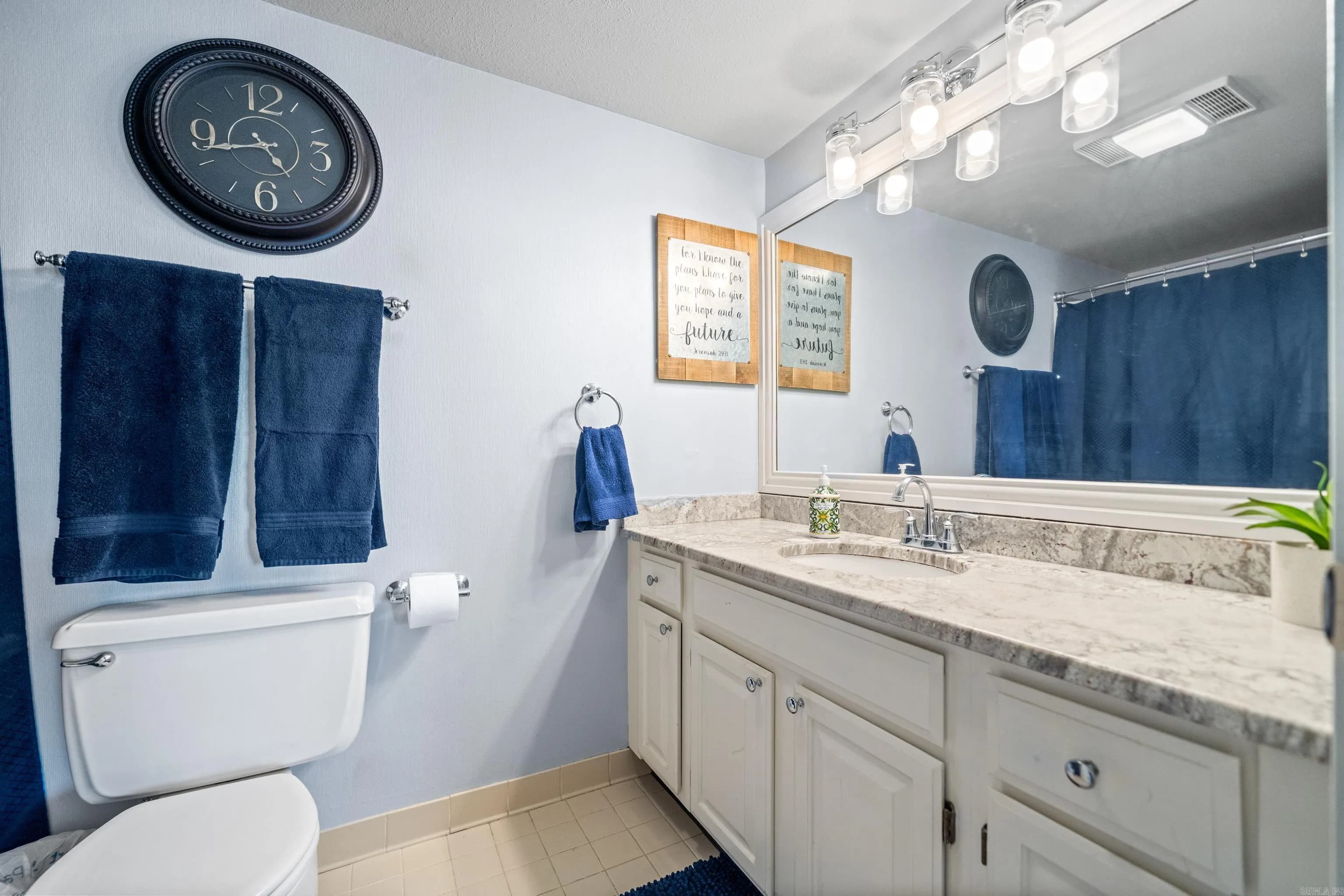 Property at 700  Grand point - Image 48