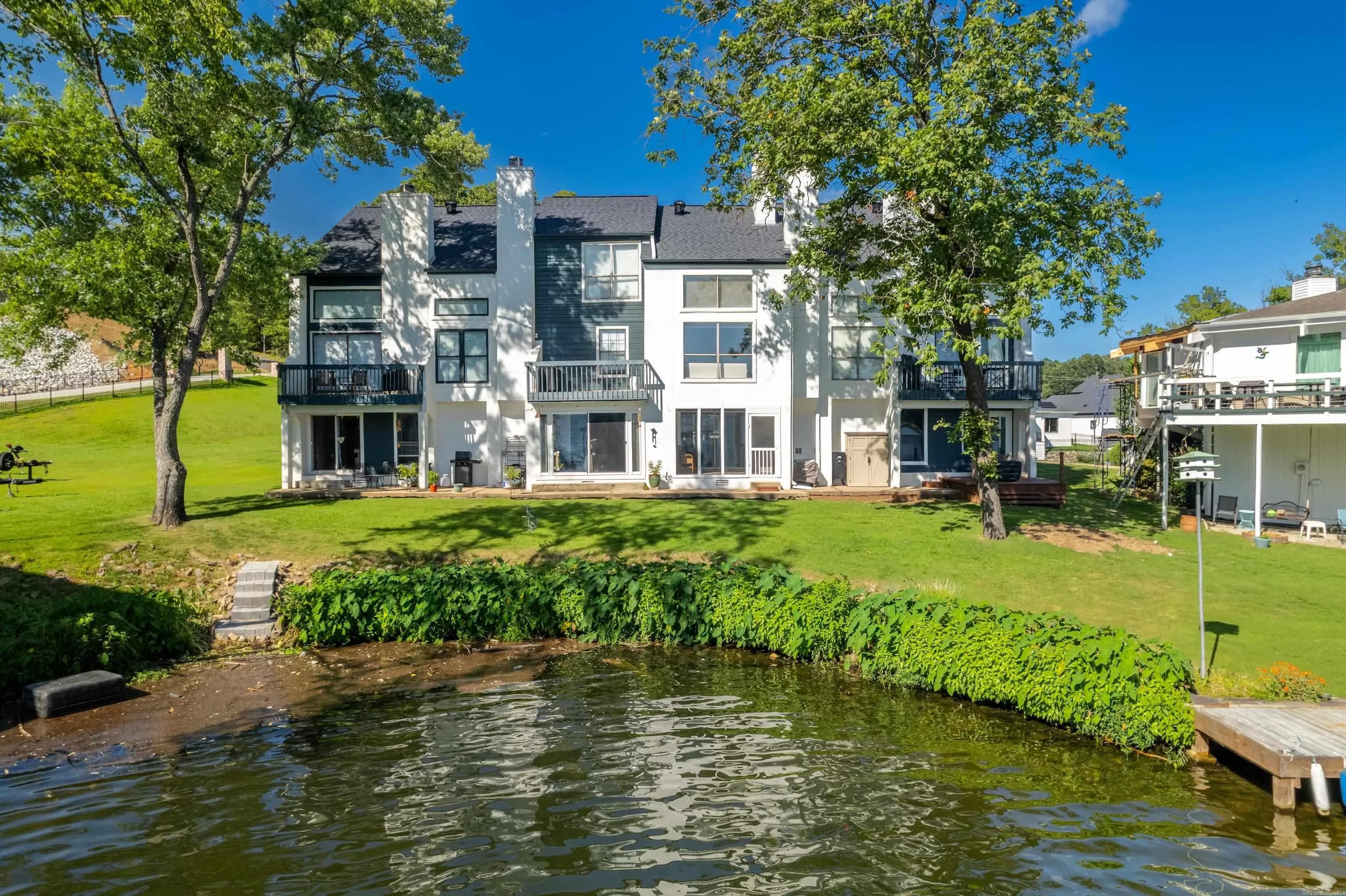 Property at 700  Grand point - Image 3