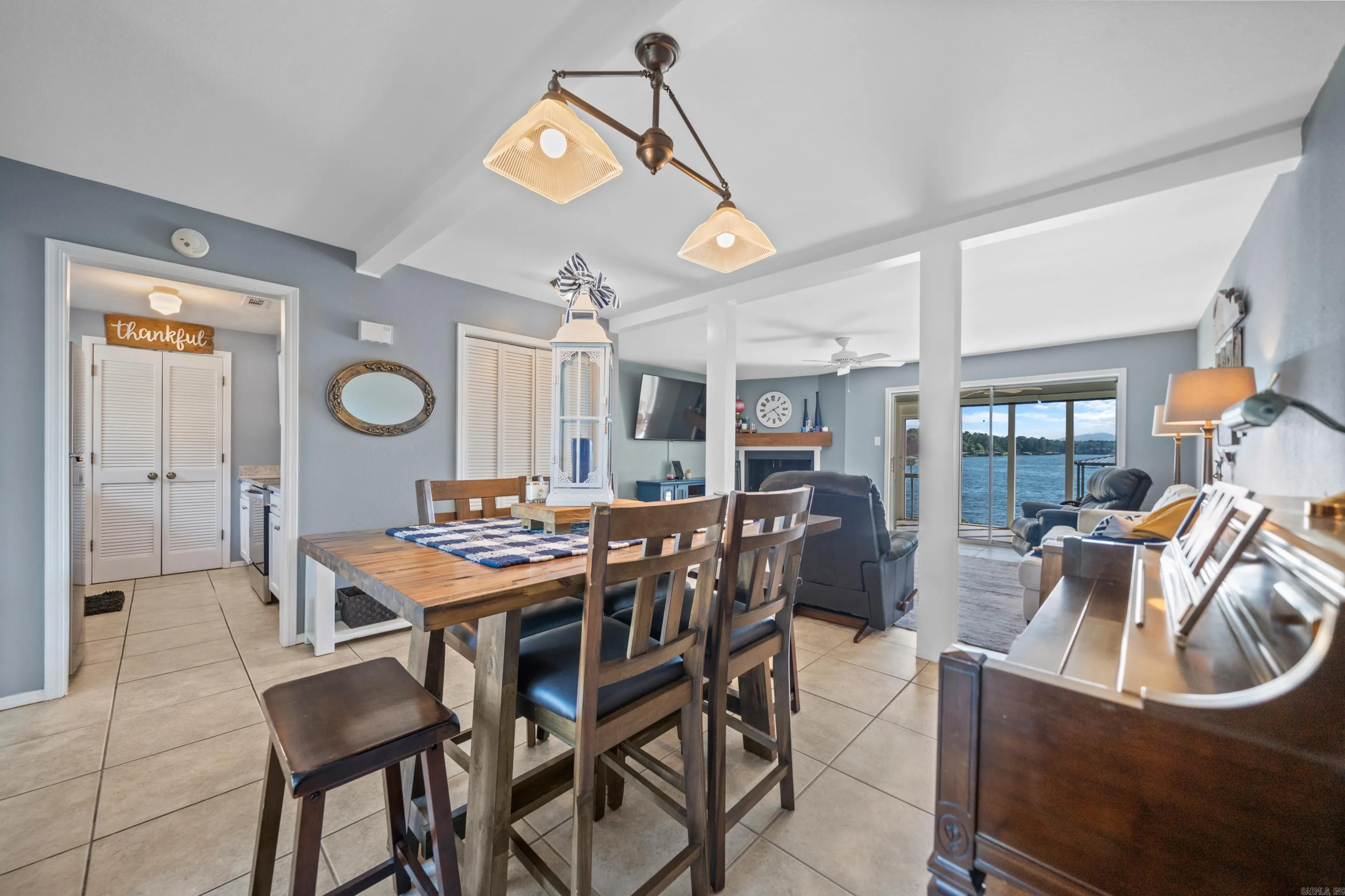 Property at 700  Grand point - Image 39