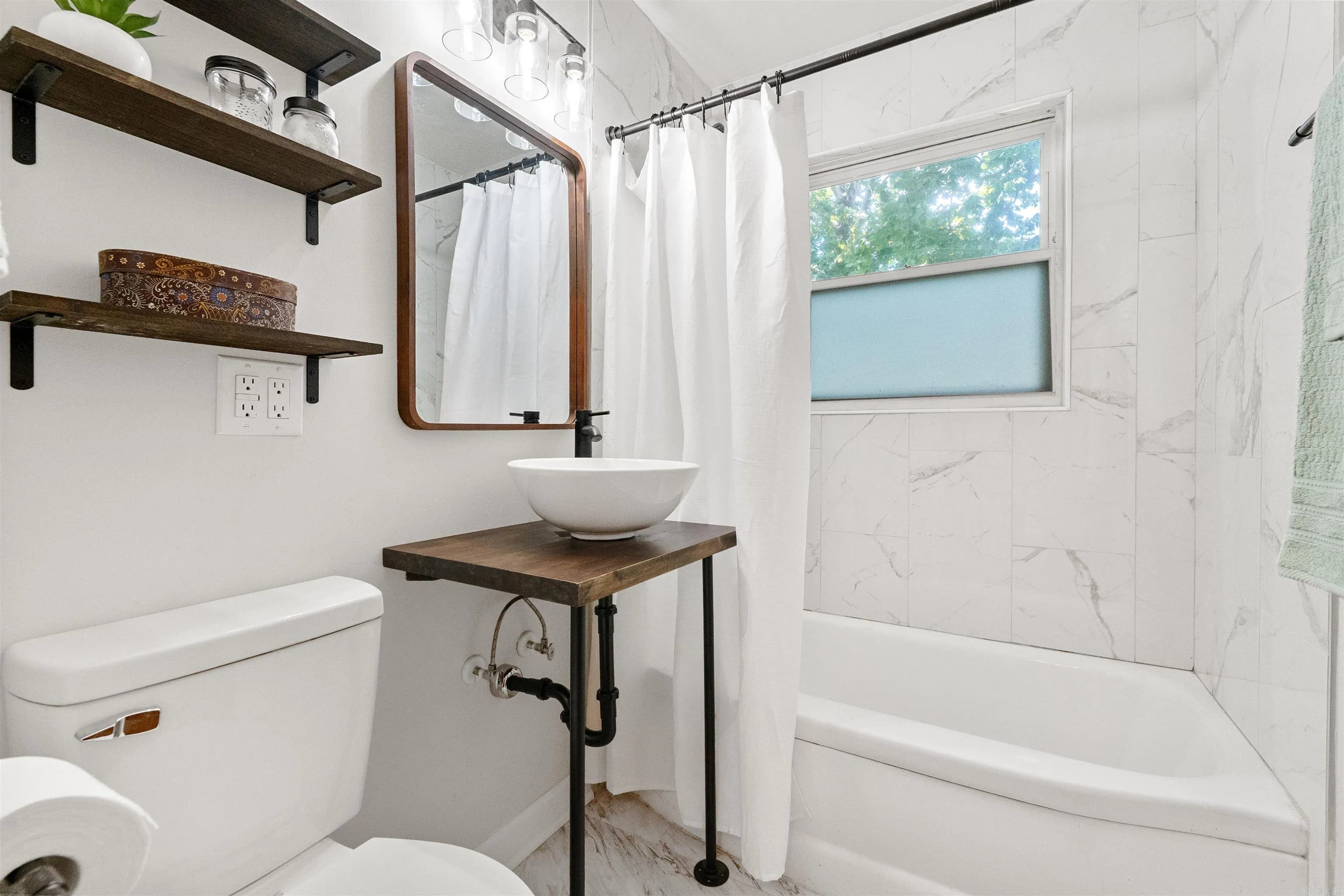 Property at 2303 S Berkley - Image 28