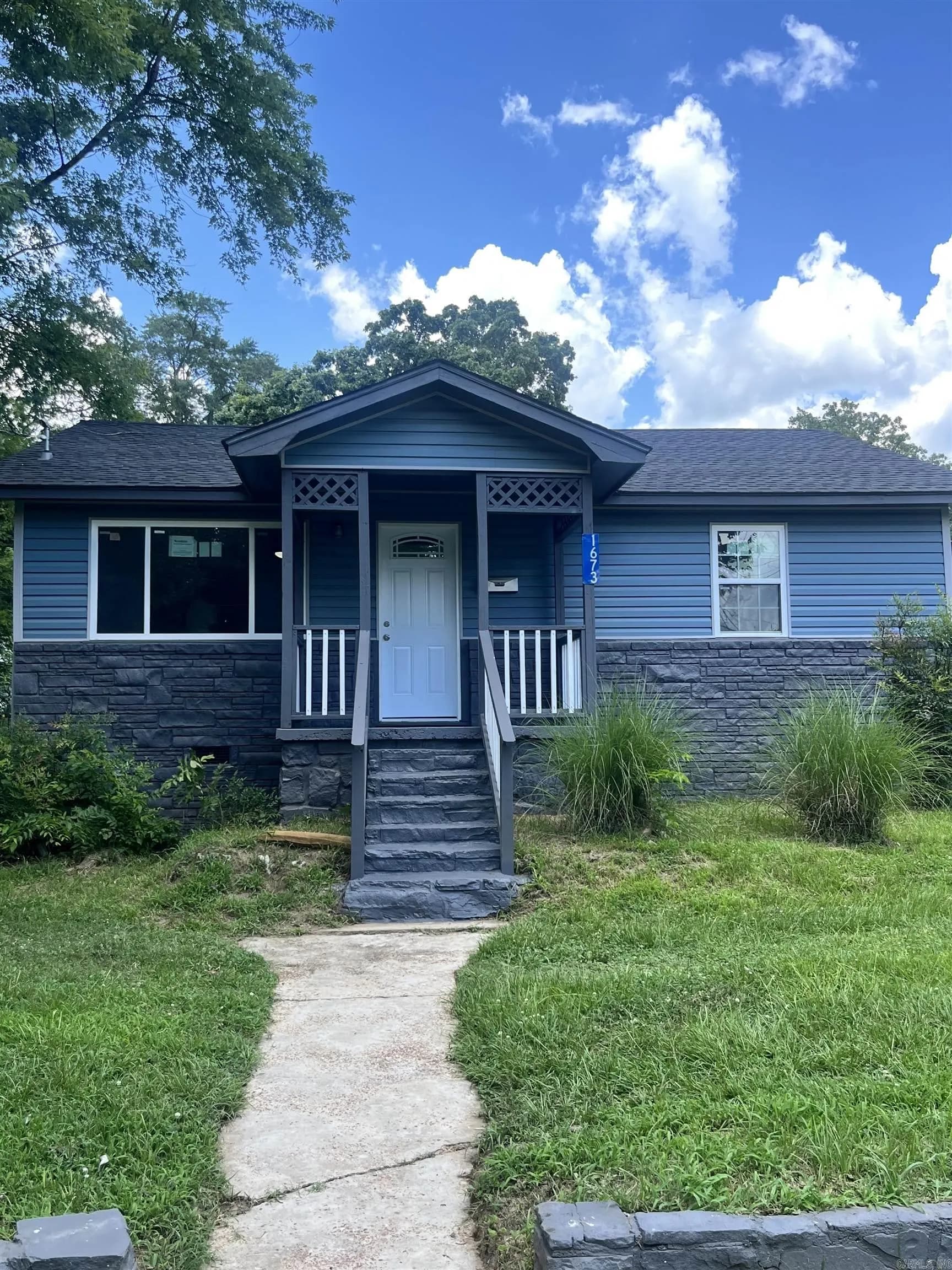 Property at 1673  Lyon - Image 2
