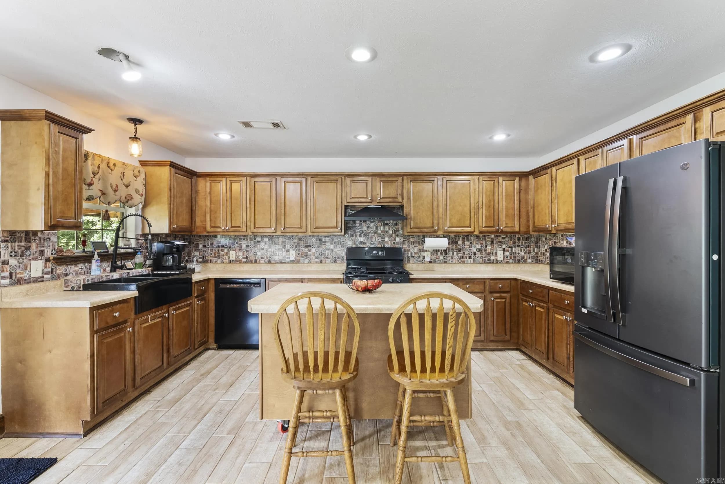 Property at 410  Bass - Image 36