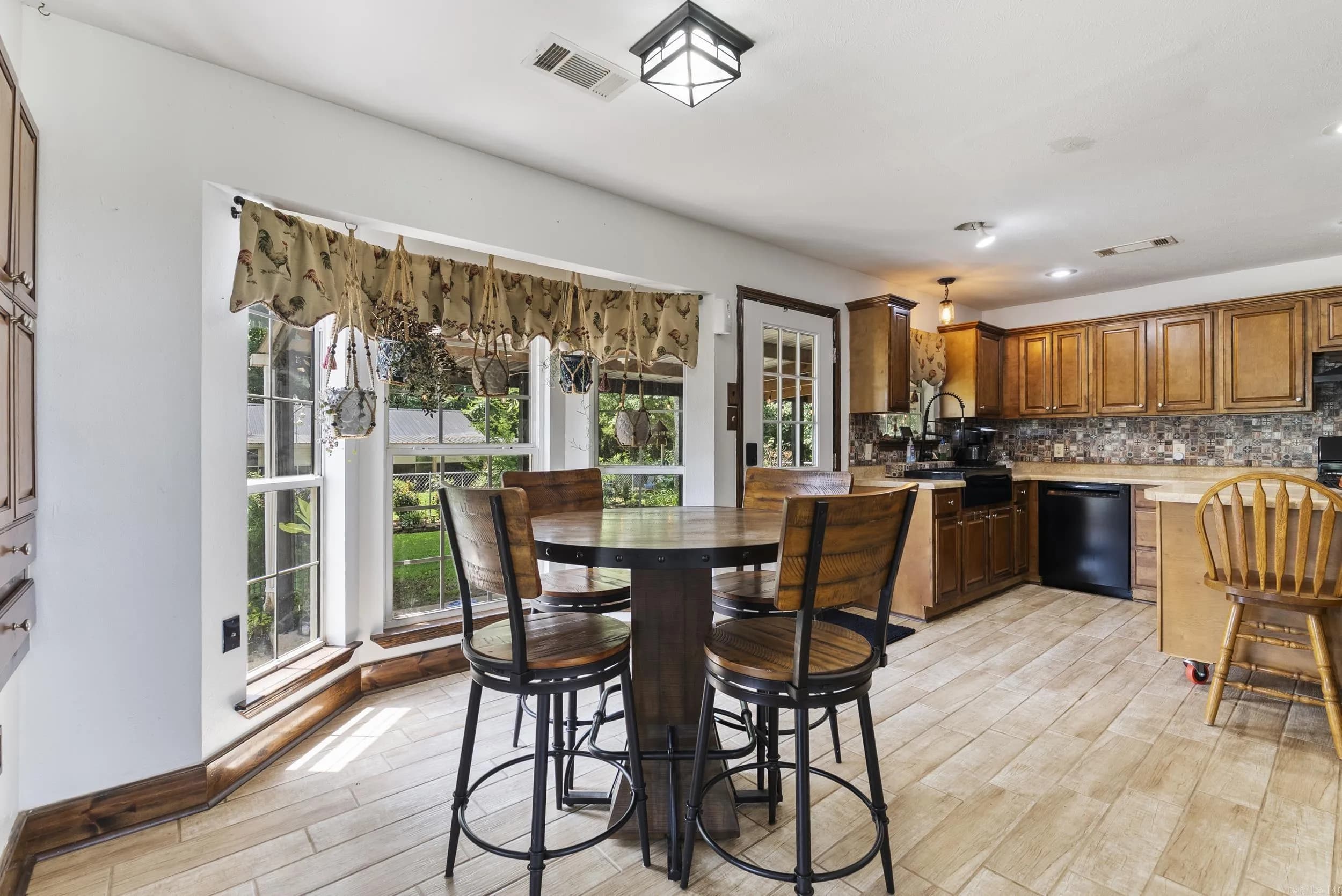 Property at 410  Bass - Image 35