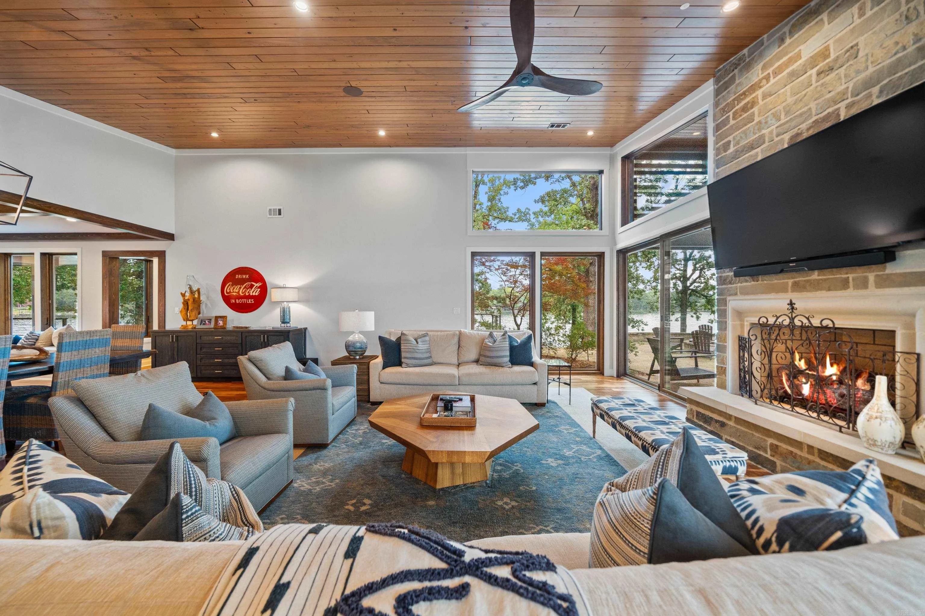 Property at 399  Housley pt - Image 12