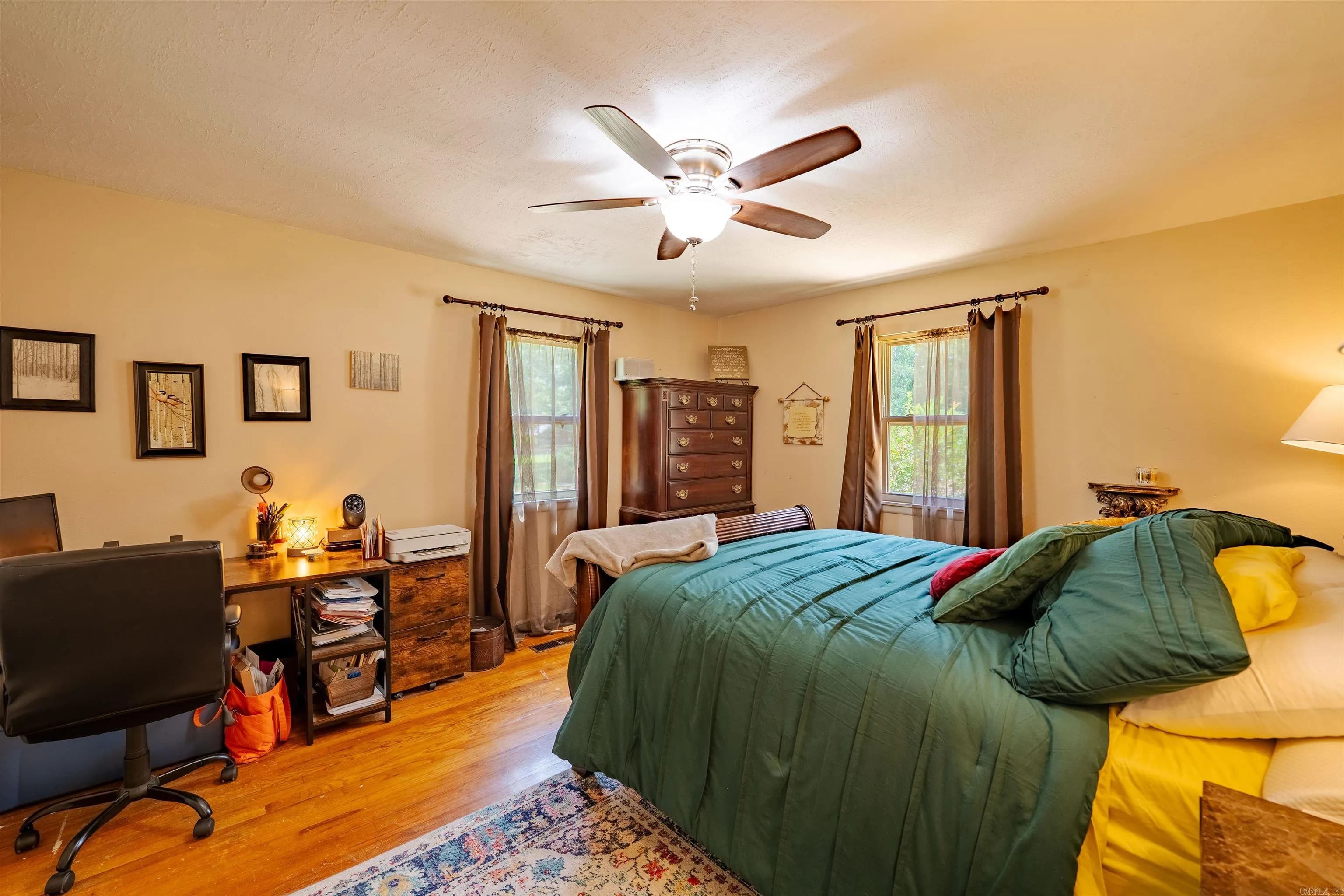 Property at 220 W Lawson - Image 19
