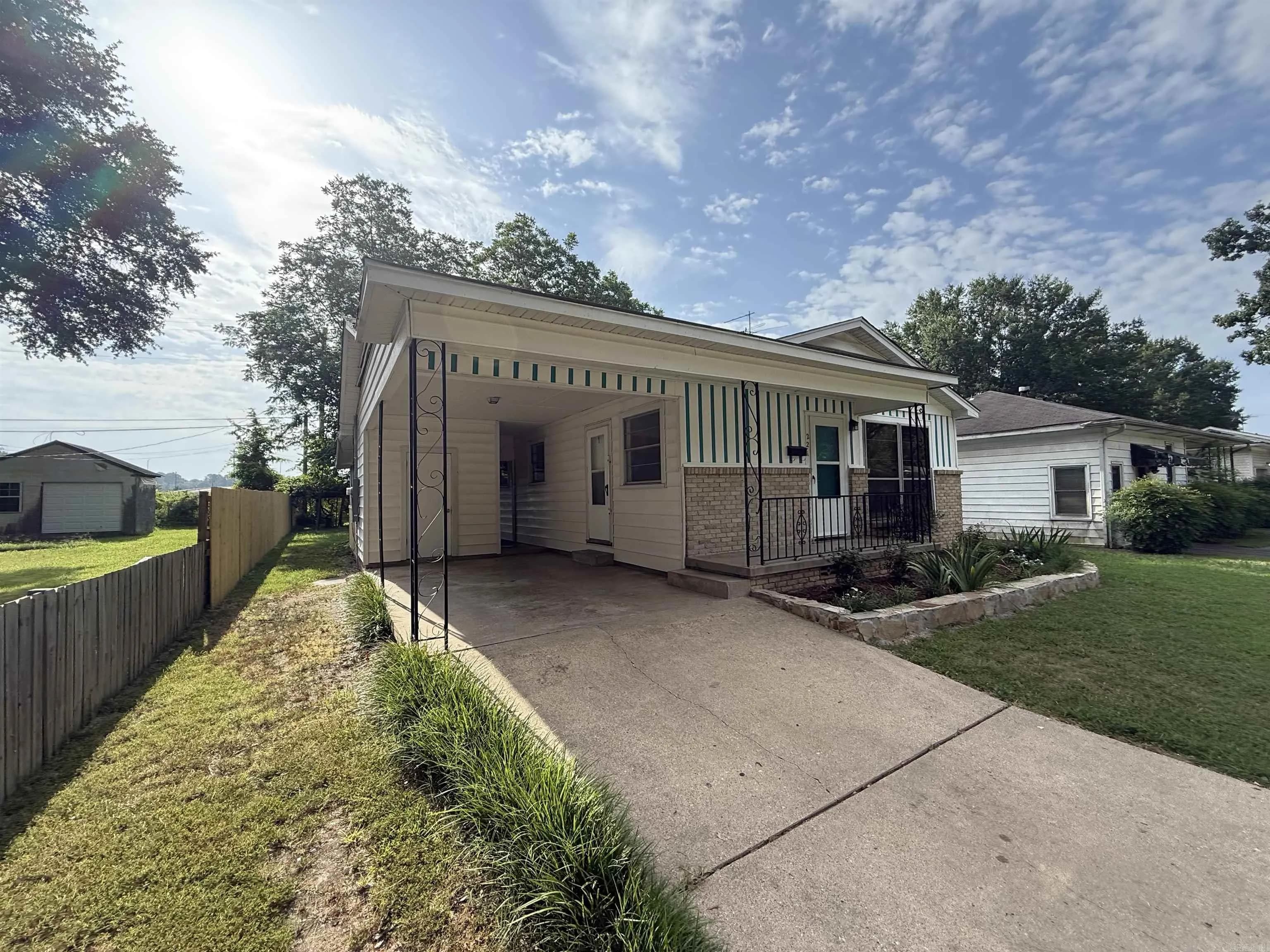 Property at 221  Crouch - Image 5