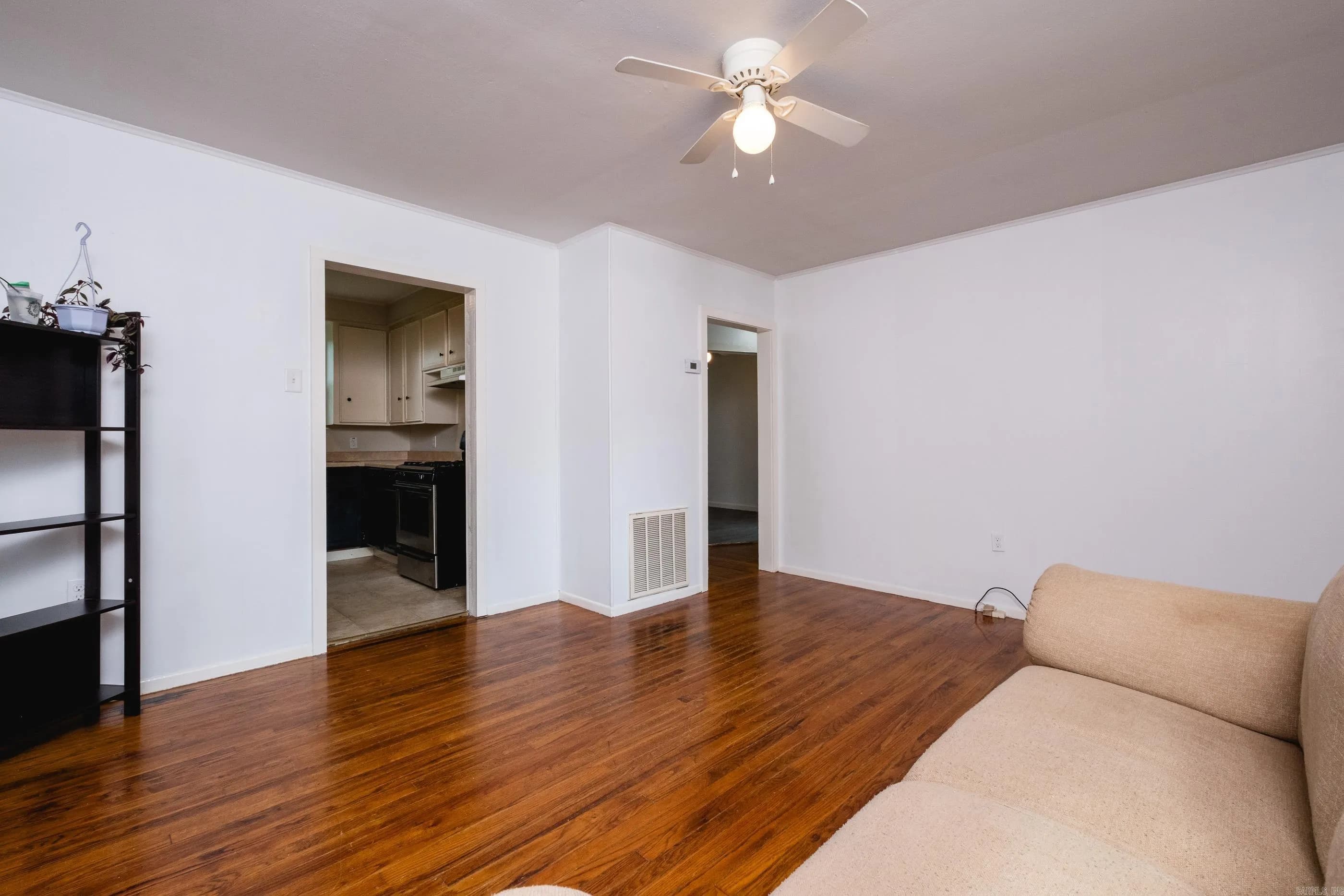 Property at 508 S Maple - Image 7