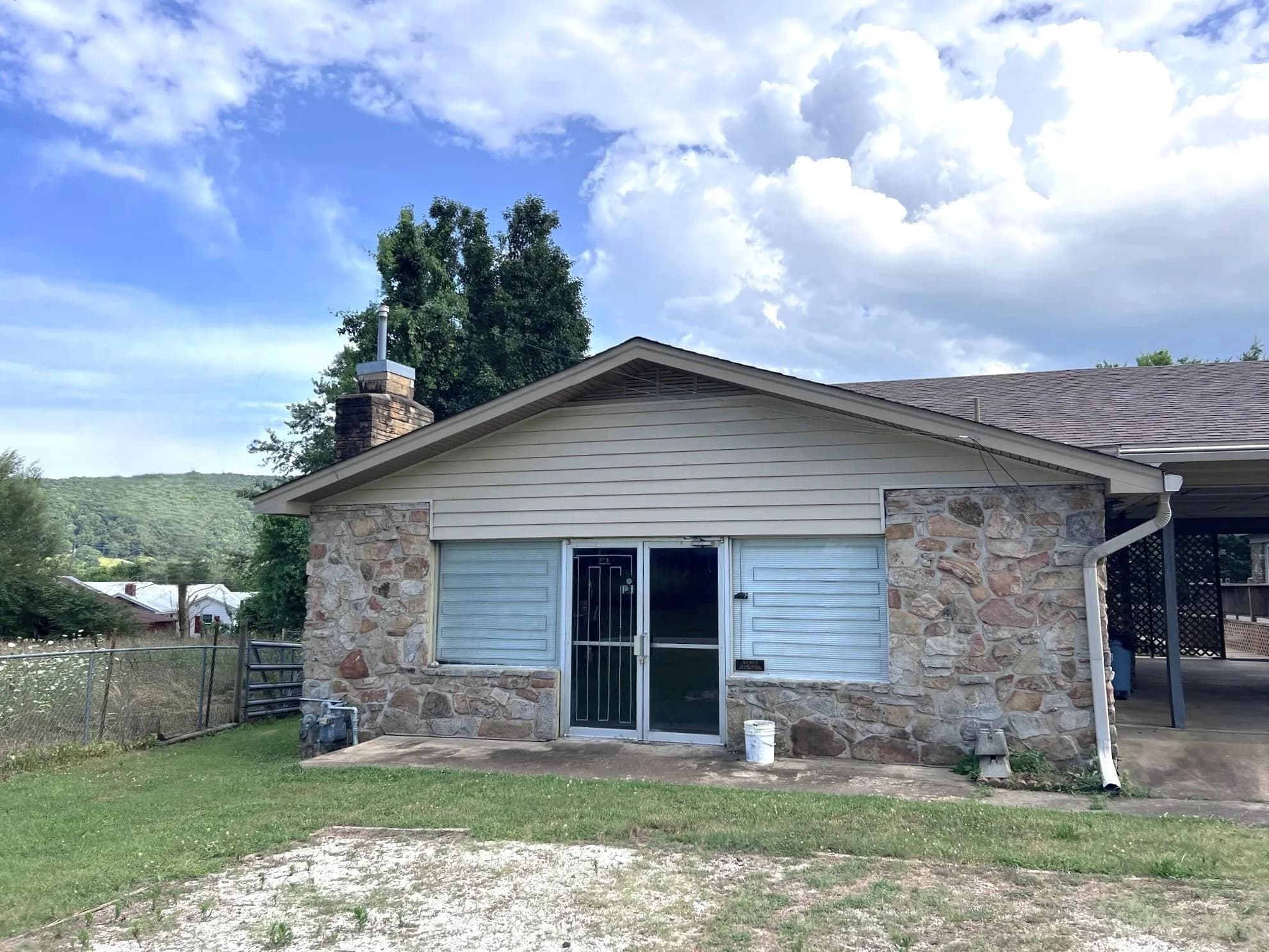 Property at 1112  Maple - Image 2