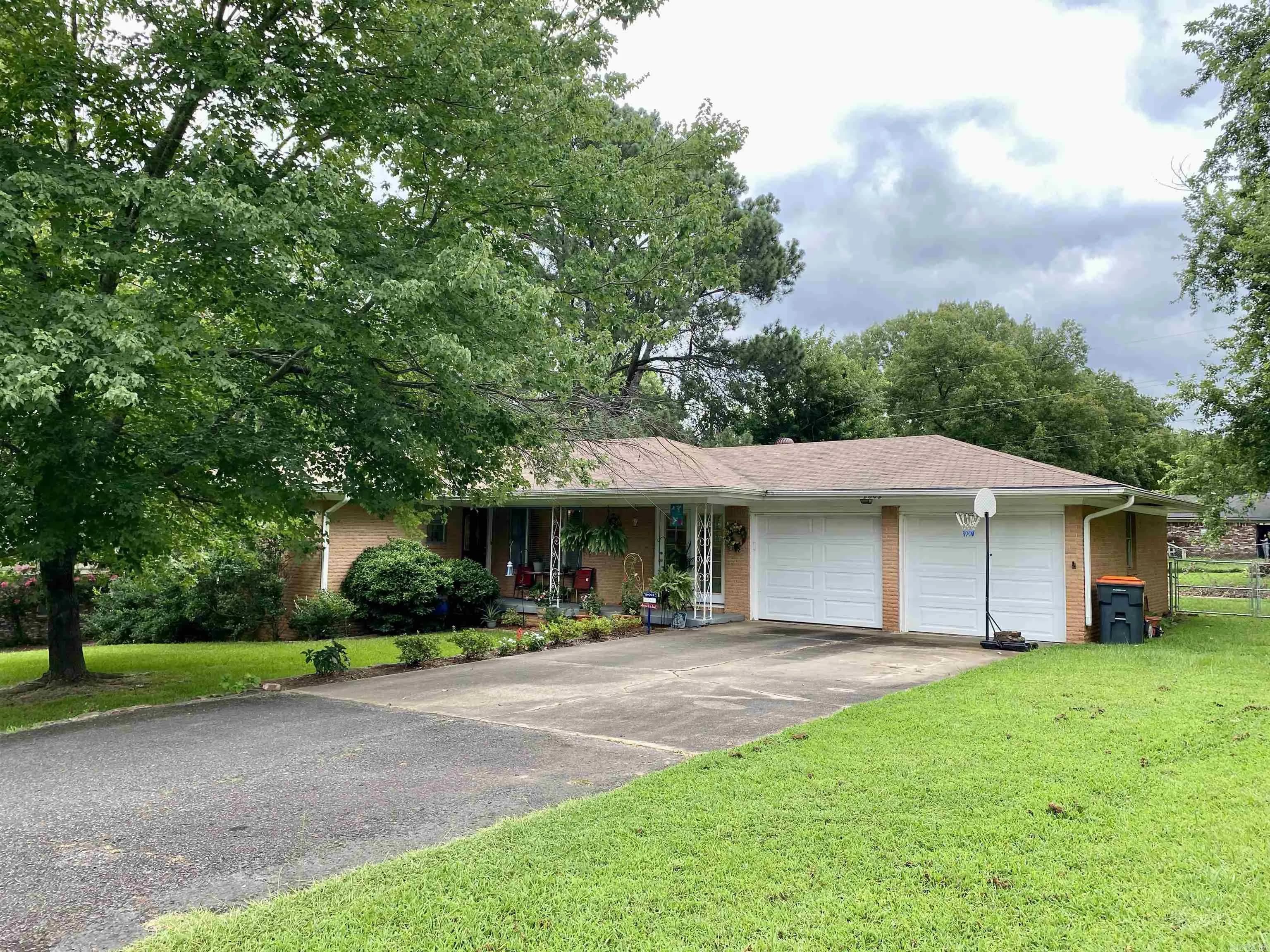 Property at 2802 N Erie avenue - Image 1
