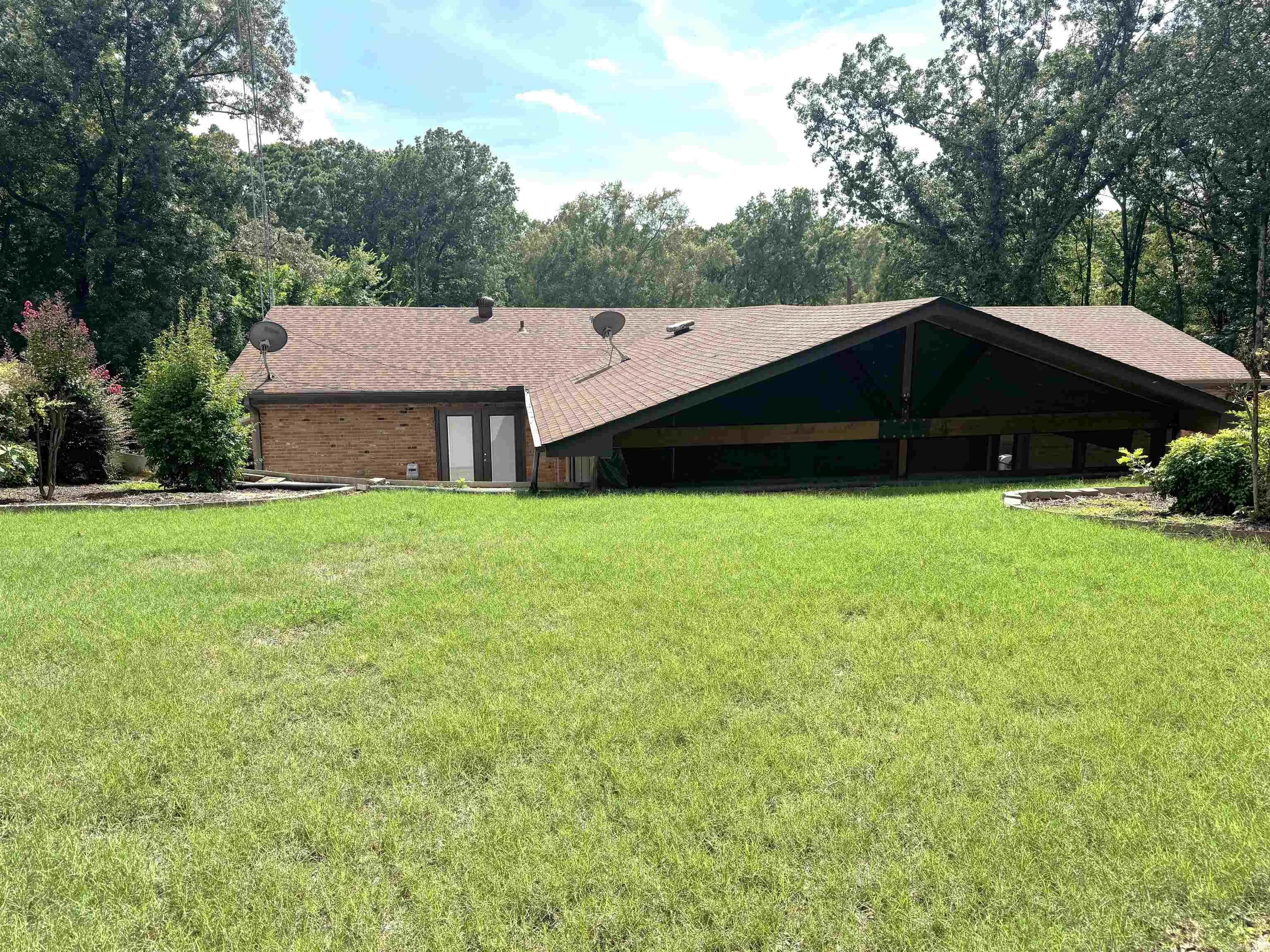 Property at 1910  Hess lane - Image 4