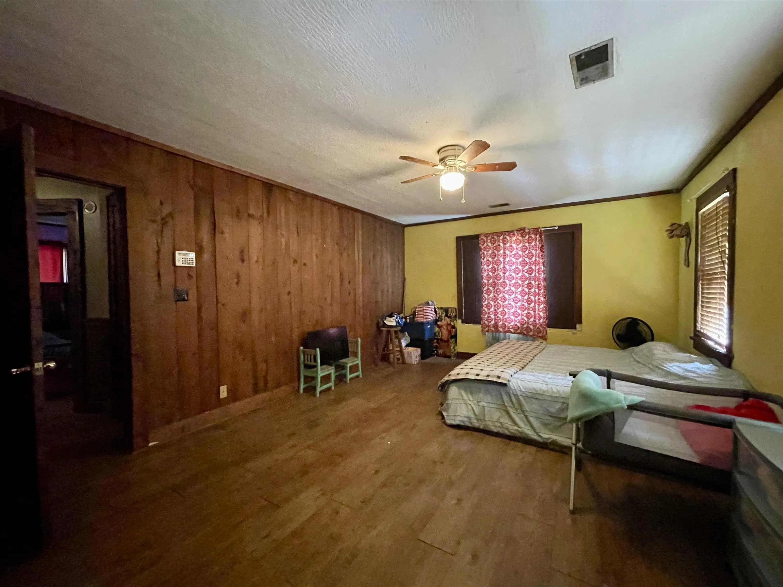 Property at 108  Dianna - Image 30