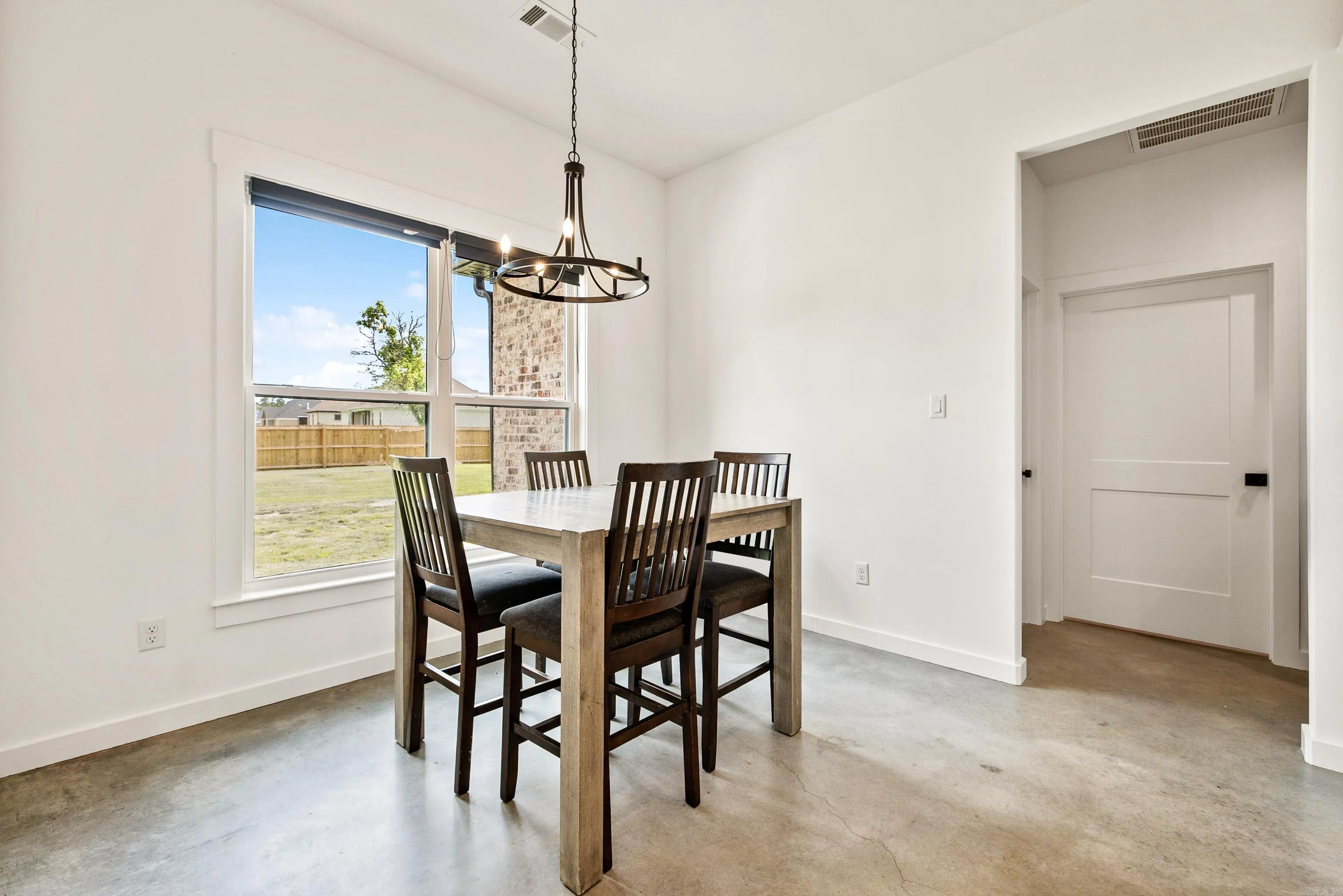Property at 1813  Avilla vincintage - Image 23