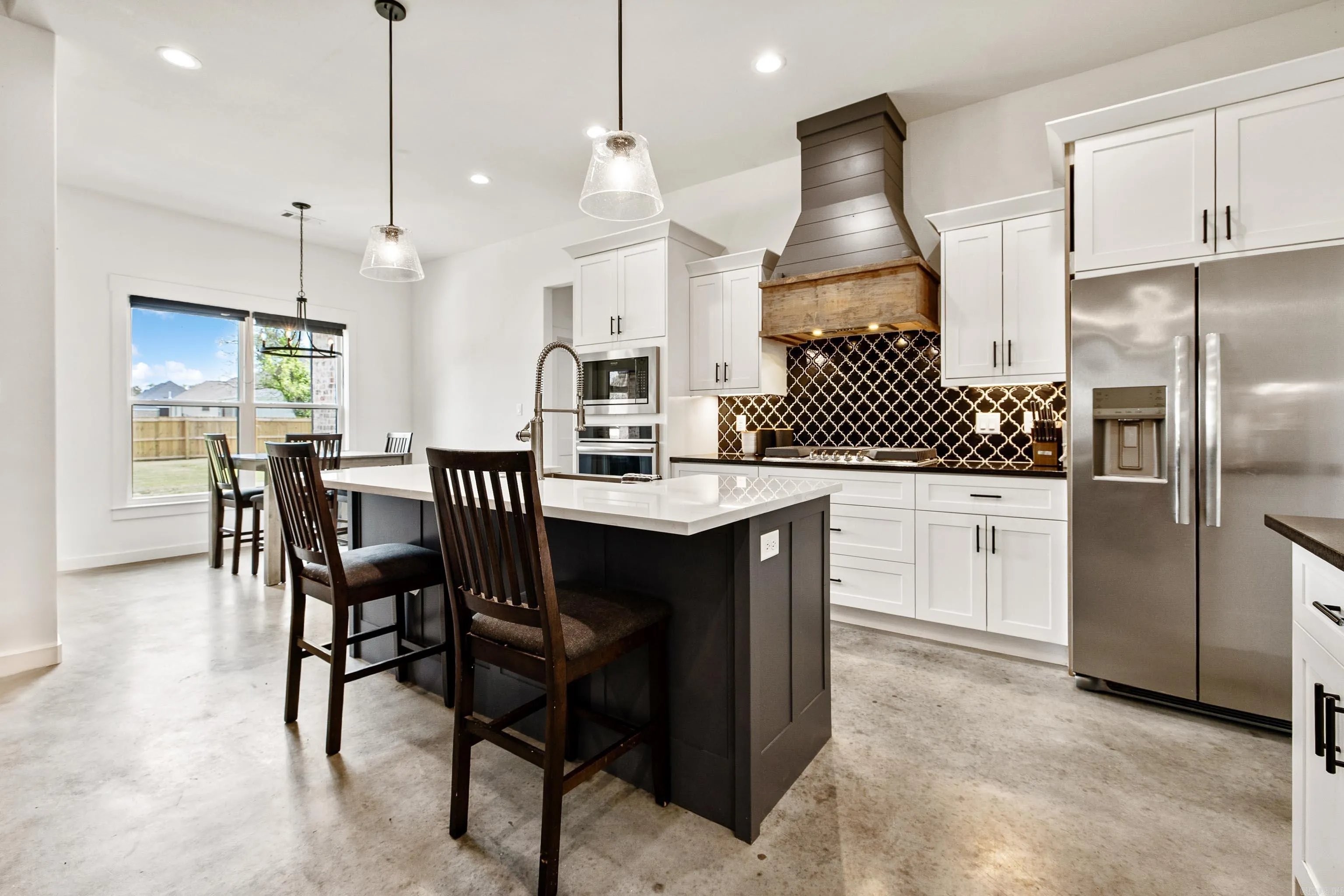 Property at 1813  Avilla vincintage - Image 14