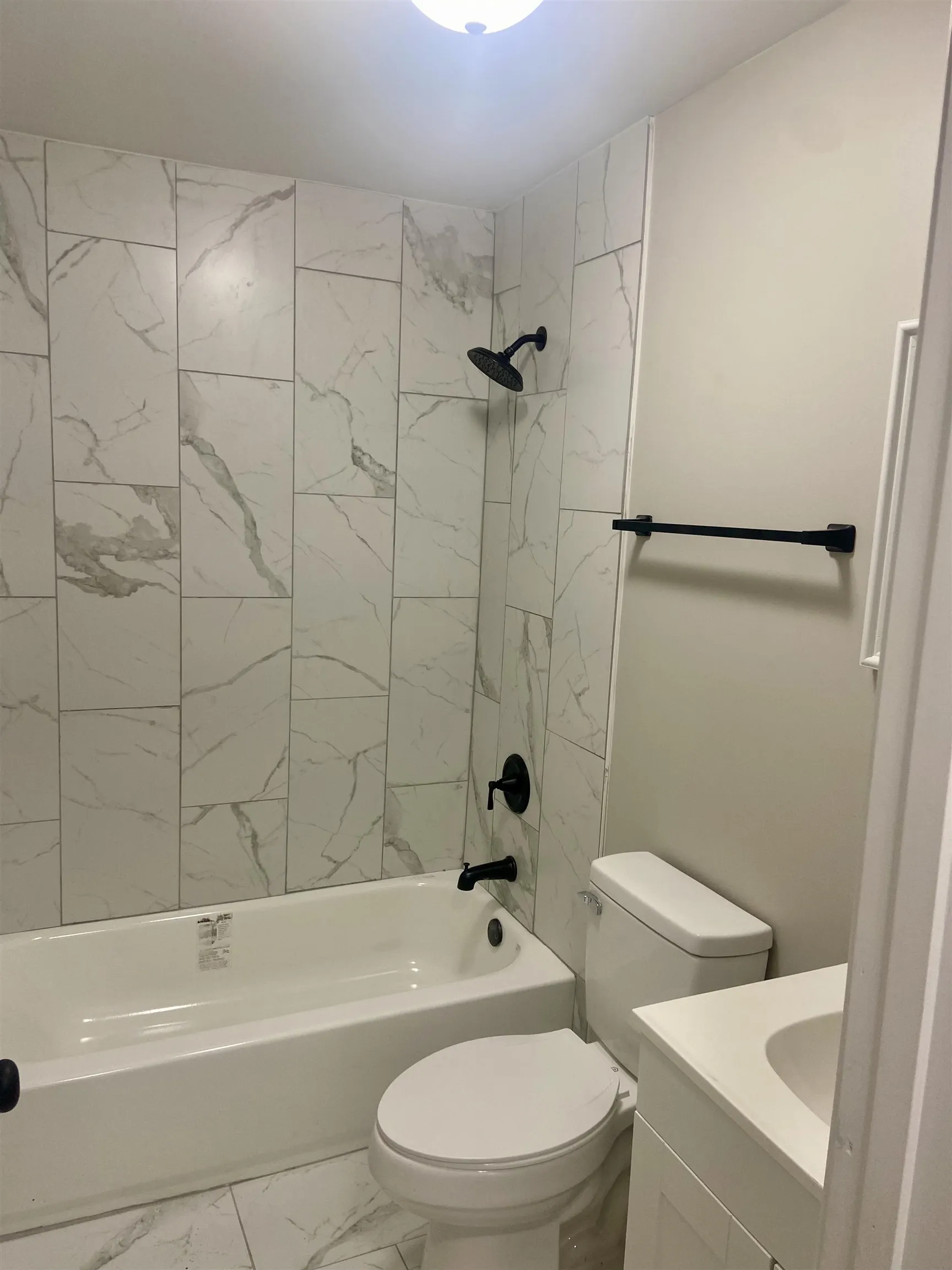 Property at 128 W Magnolia - Image 9