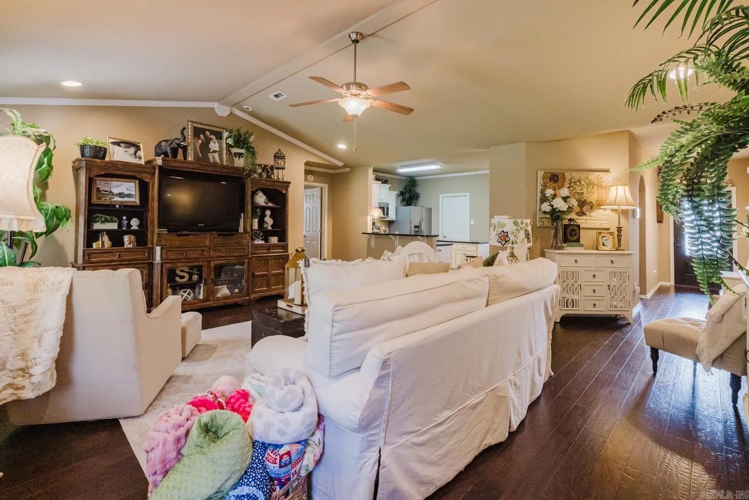 Property at 203  Crossing - Image 8