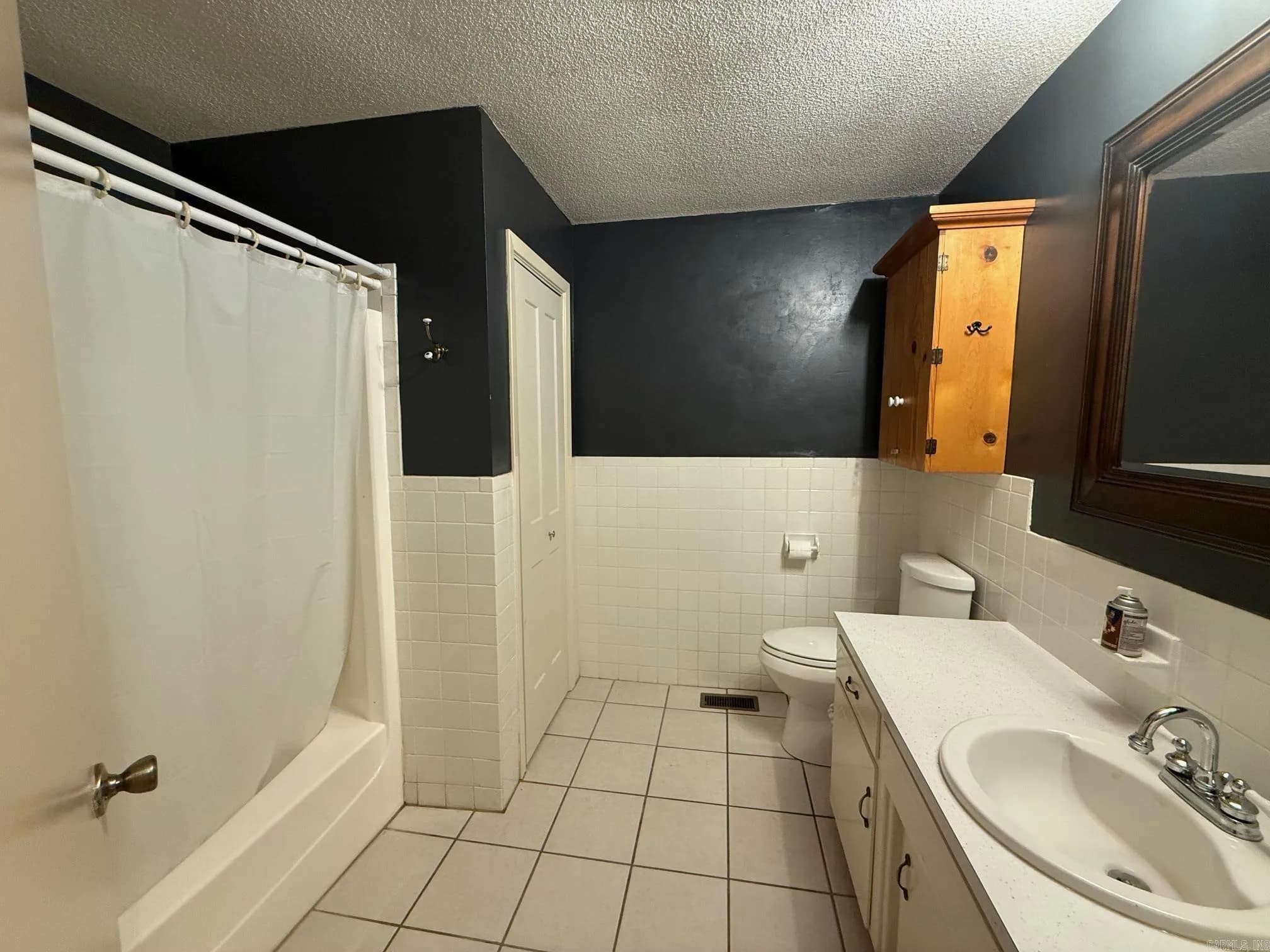 Property at 71  Mohawk - Image 15