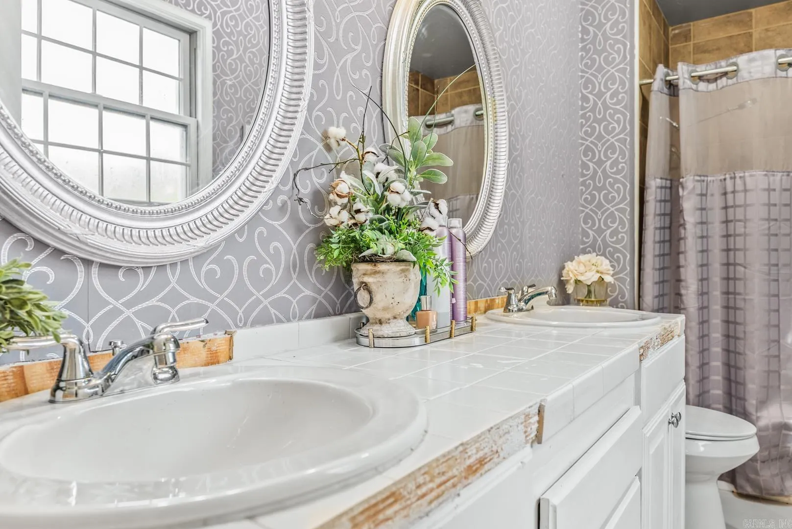 Property at 11140  Bainbridge - Image 30