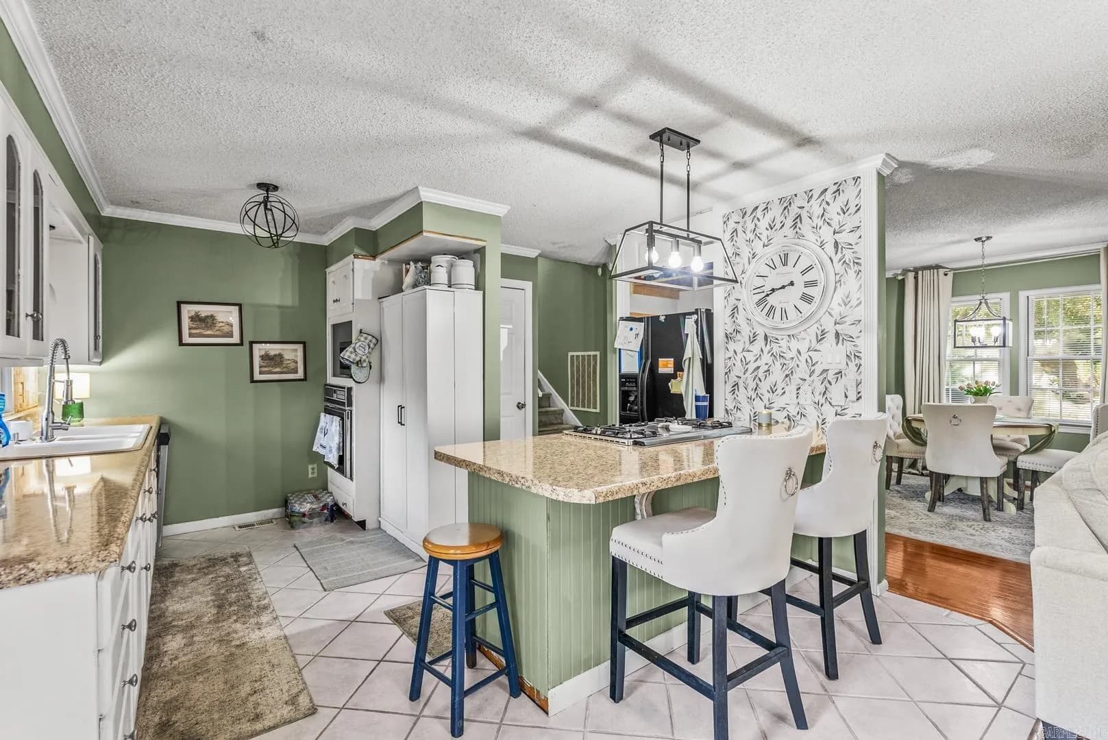 Property at 11140  Bainbridge - Image 16